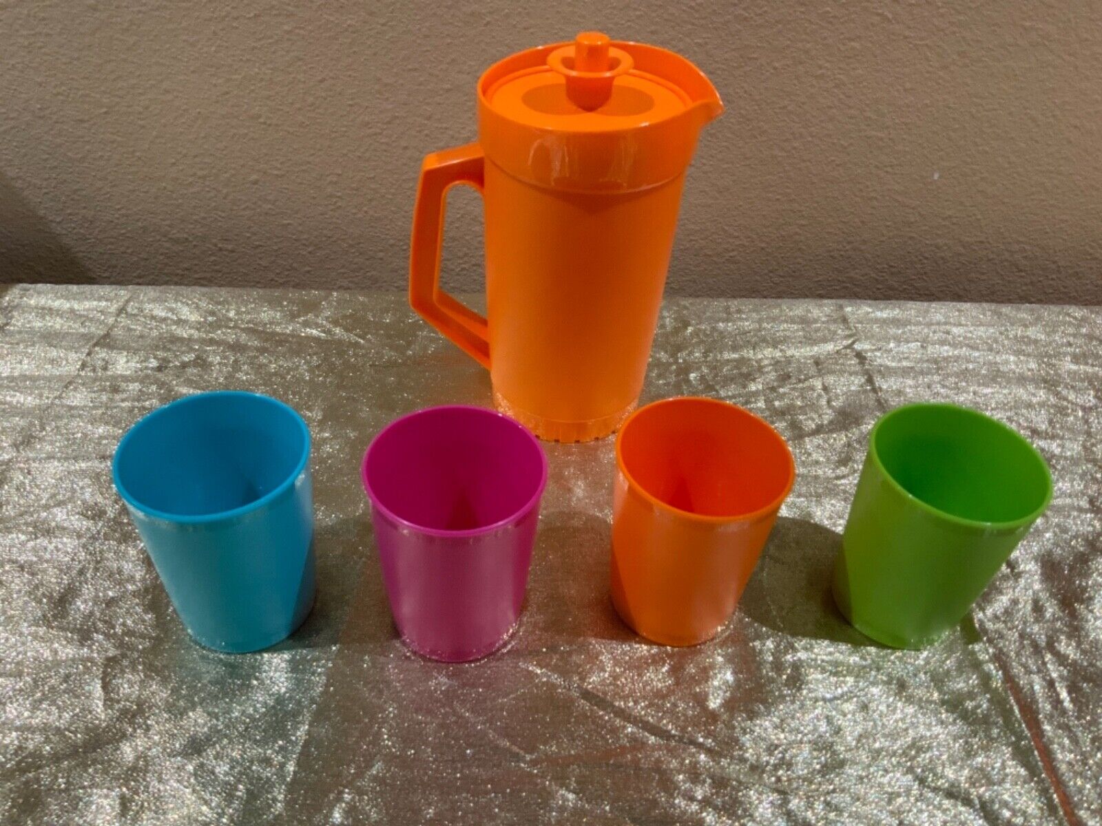 New Tupperware Play Set of Kids Mini Colorful Tumblers and Push Button Pitcher