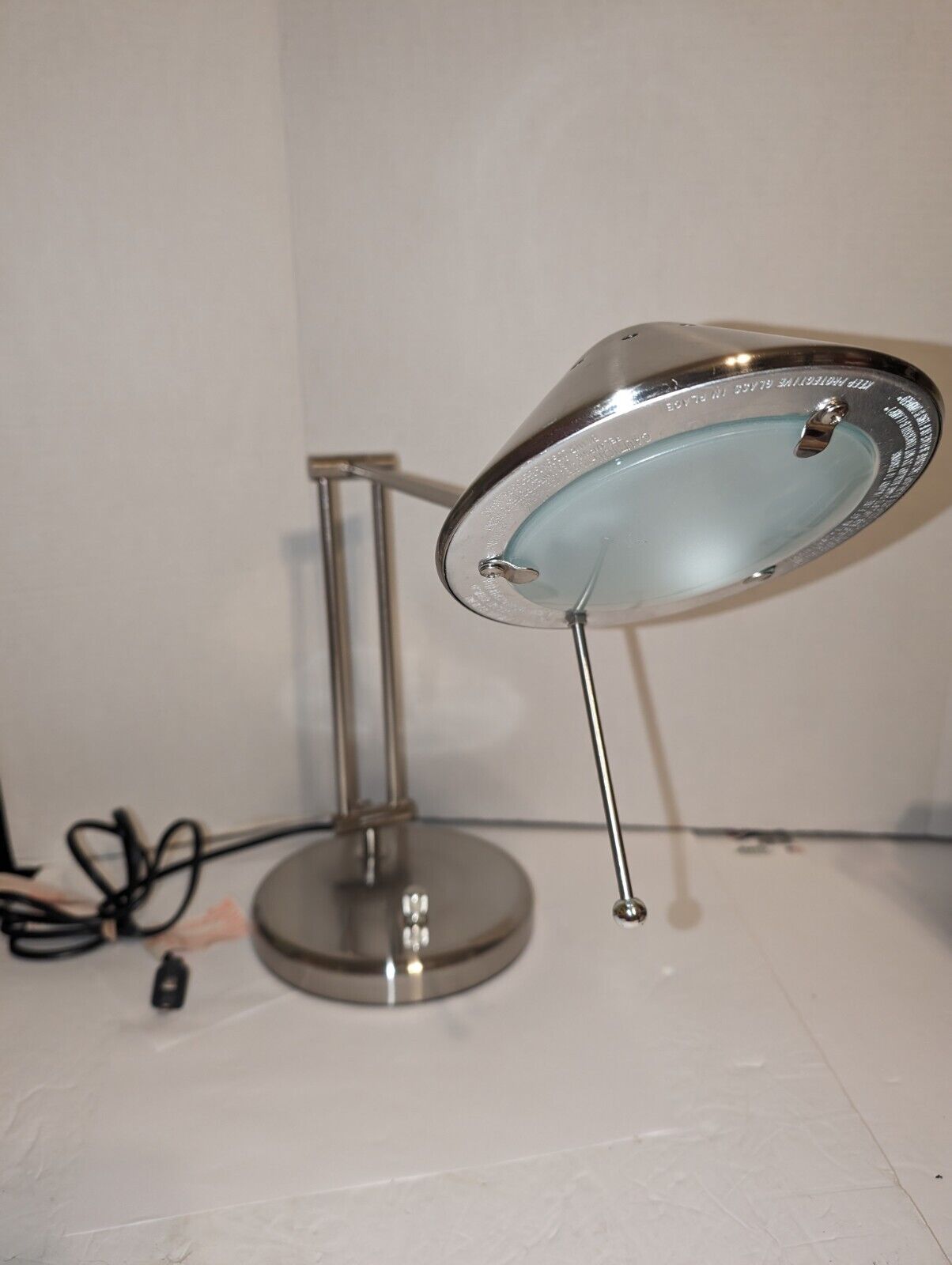 Vintage 90s UFO Space Age Saucer Metal Table Desk Lamp Light Tested 13\