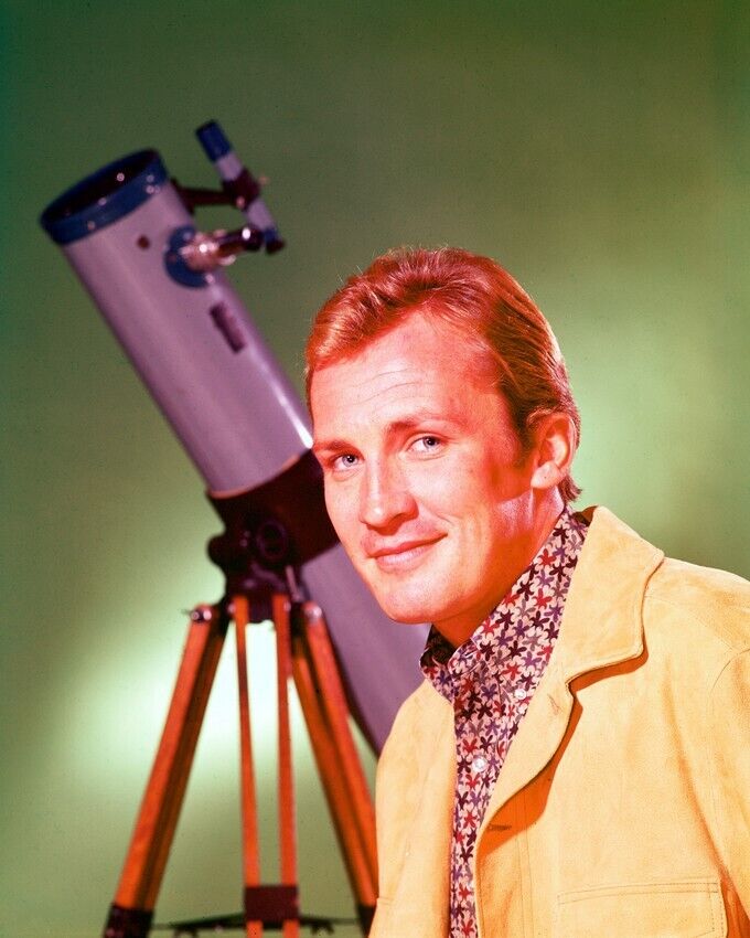Roy Thinnes The Invaders Telescope 24x36 inch Poster