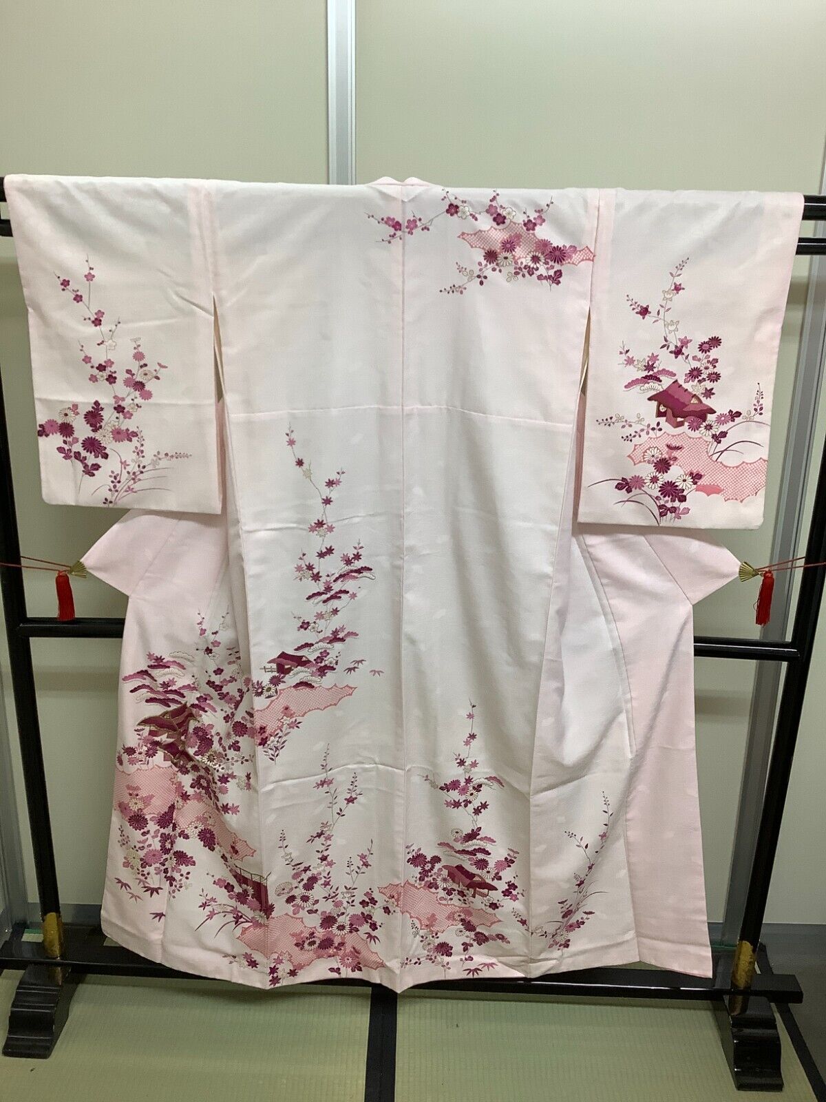 Japanese Vintage Kimono pure silk pink flower tradition expensive Height 61.41in