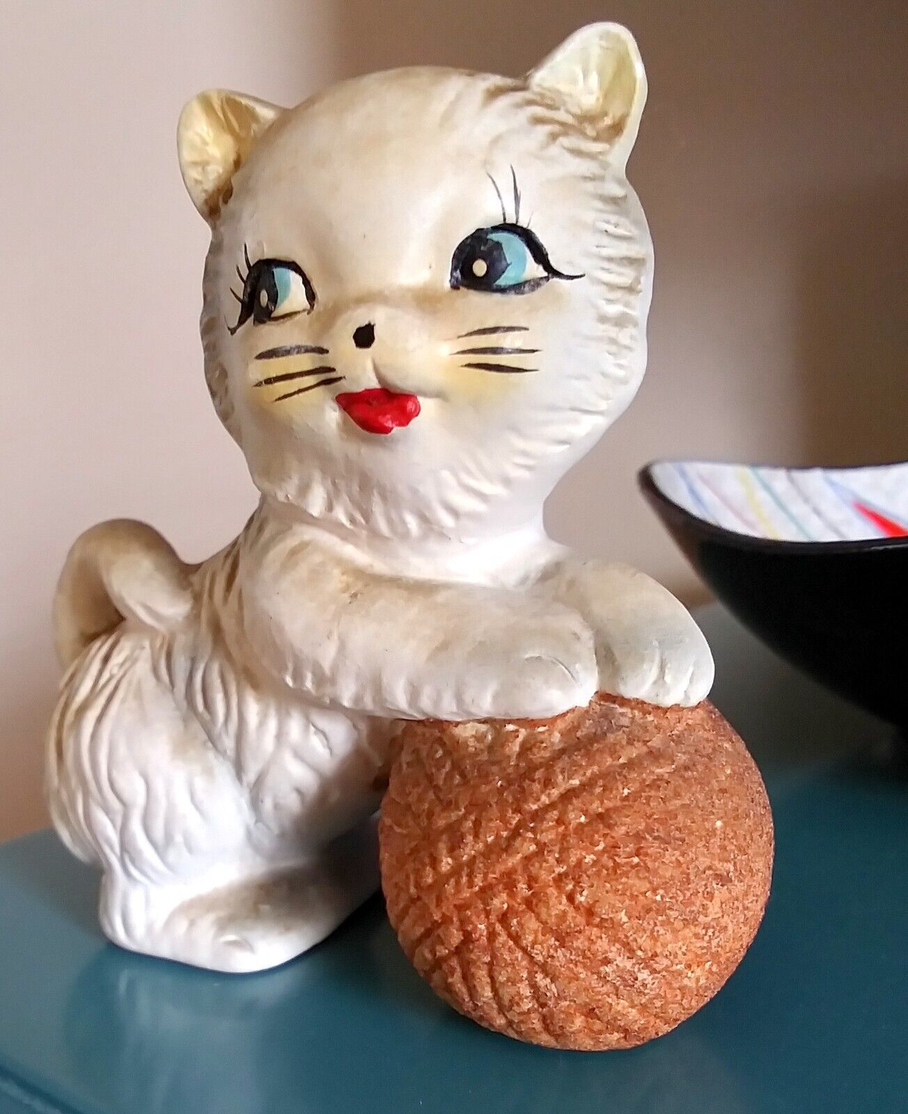 Vintage Cat Kitten Anthropomorphic Kitsch Figurine JAPAN Chadwick w/ Sticker
