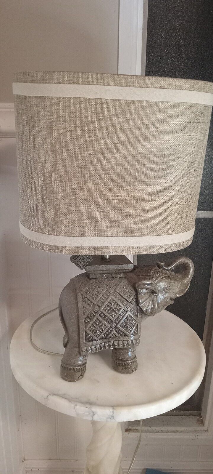 Beautiful Vintage Elephant Lamp approx 18x9