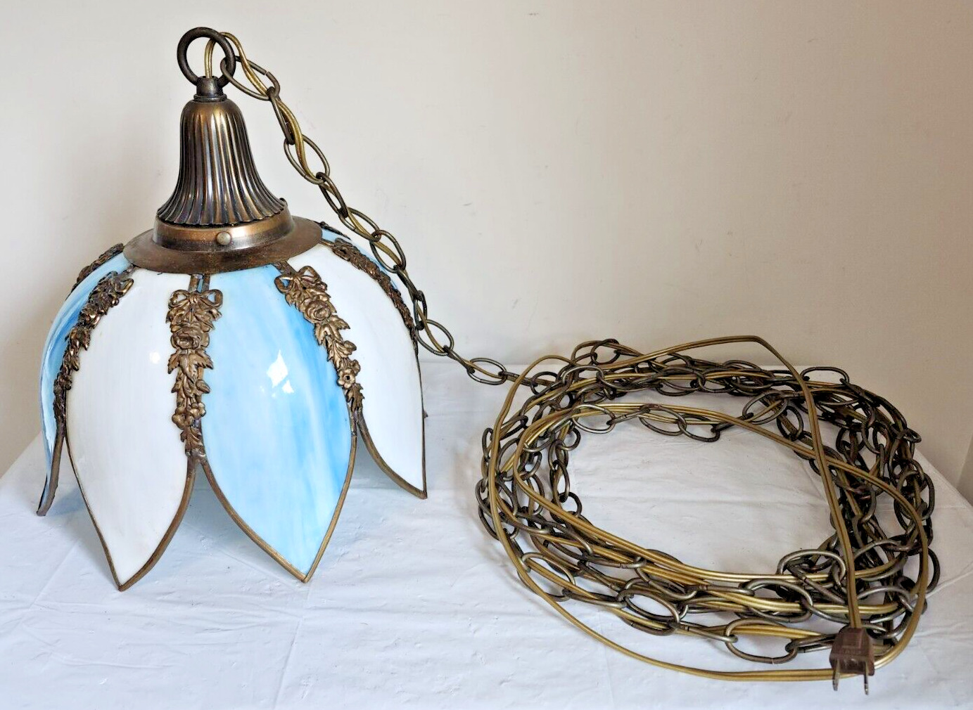 Vintage Aqua Ivory Slag Glass Tulip Pendant Hanging Eight Panel Lamp Light