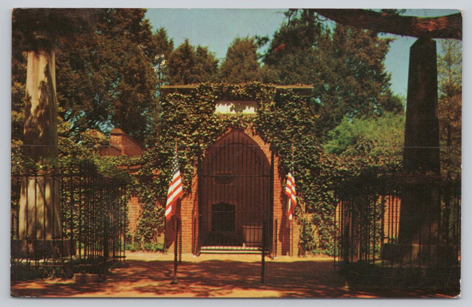 Mount Vernon Virginia, Washington Tomb, Vintage Postcard