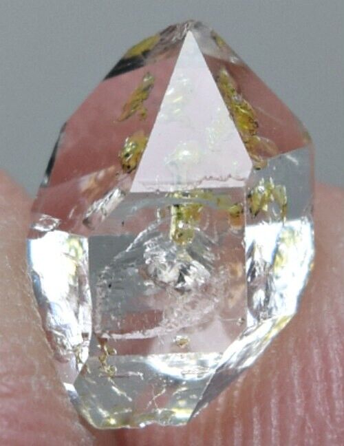 Size 10x6x5mm  2.20 carat fluorescent PETROLEUM Diamond Quartz @PAK (38) 20