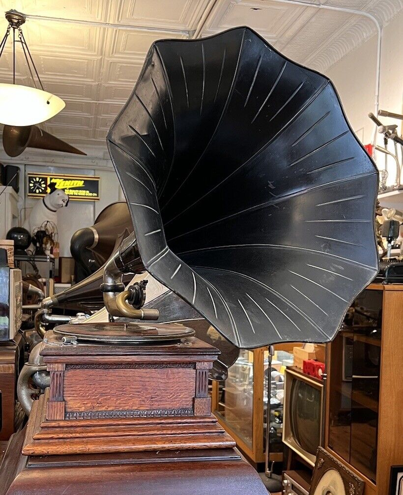 Victor Monarch Phonograph * Excellent & Rare *