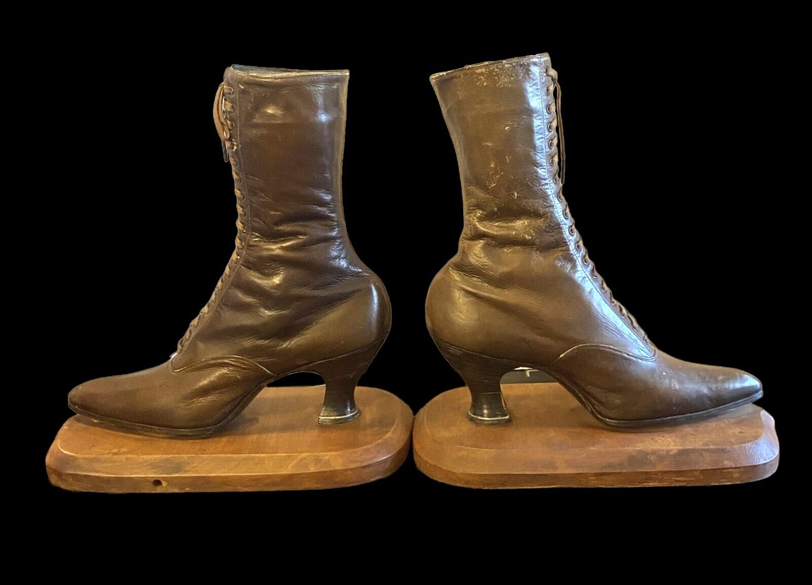 ANTIQUE Wolfelt Ladies Victorian Lace up Leather BOOTS Made Into BOOKENDS, Union