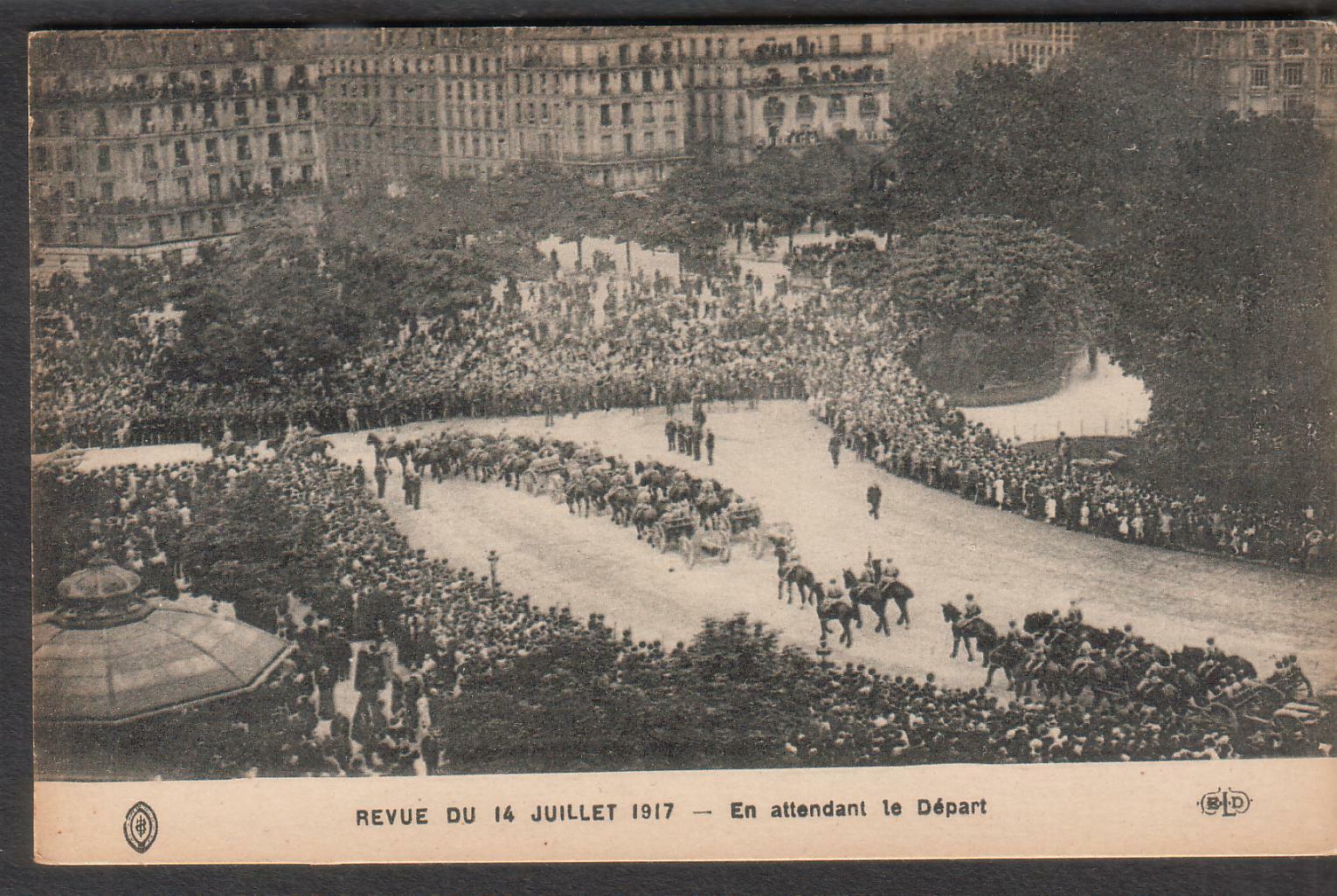 France unmailed post card WWI revue du 14 Juliet 1917