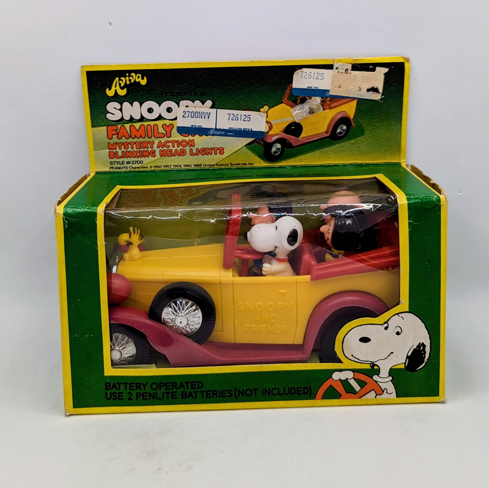 Vintage Aviva Peanuts Snoopy Family Car Original Box #2700 Light Up Headlight