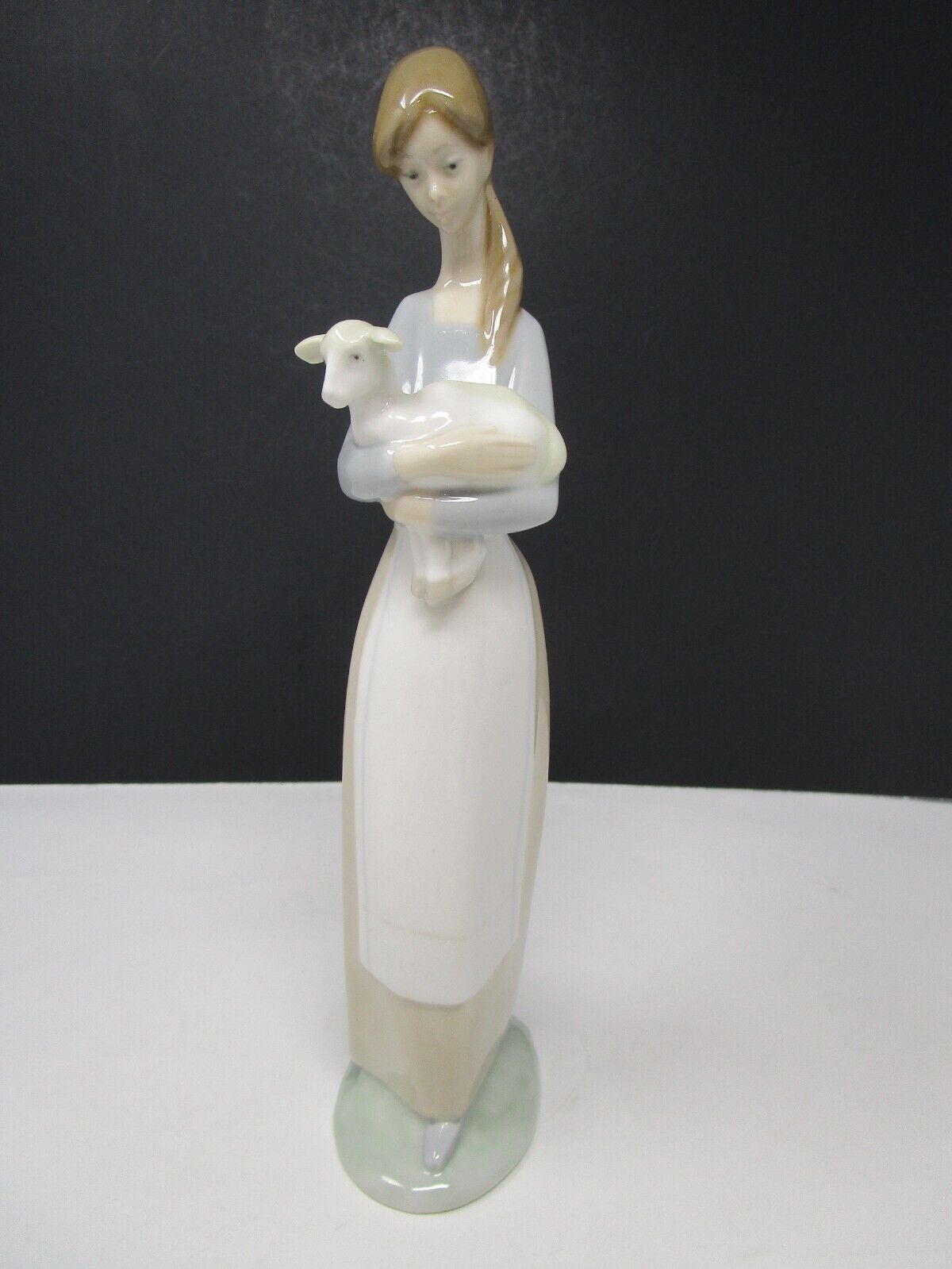 Vintage Lladro *Retired* Girl Holding Lamb Porcelain Figurine 10.5\