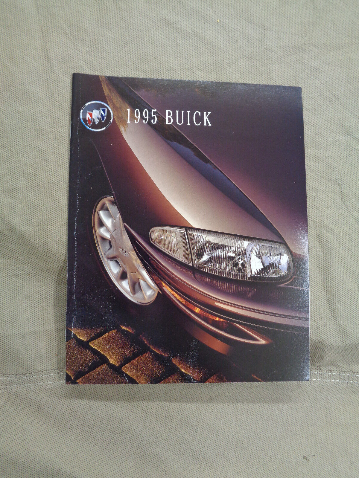 1995 Buick Full Line Brochure 95 Riviera Park Avenue Roadmaster LeSabre Century