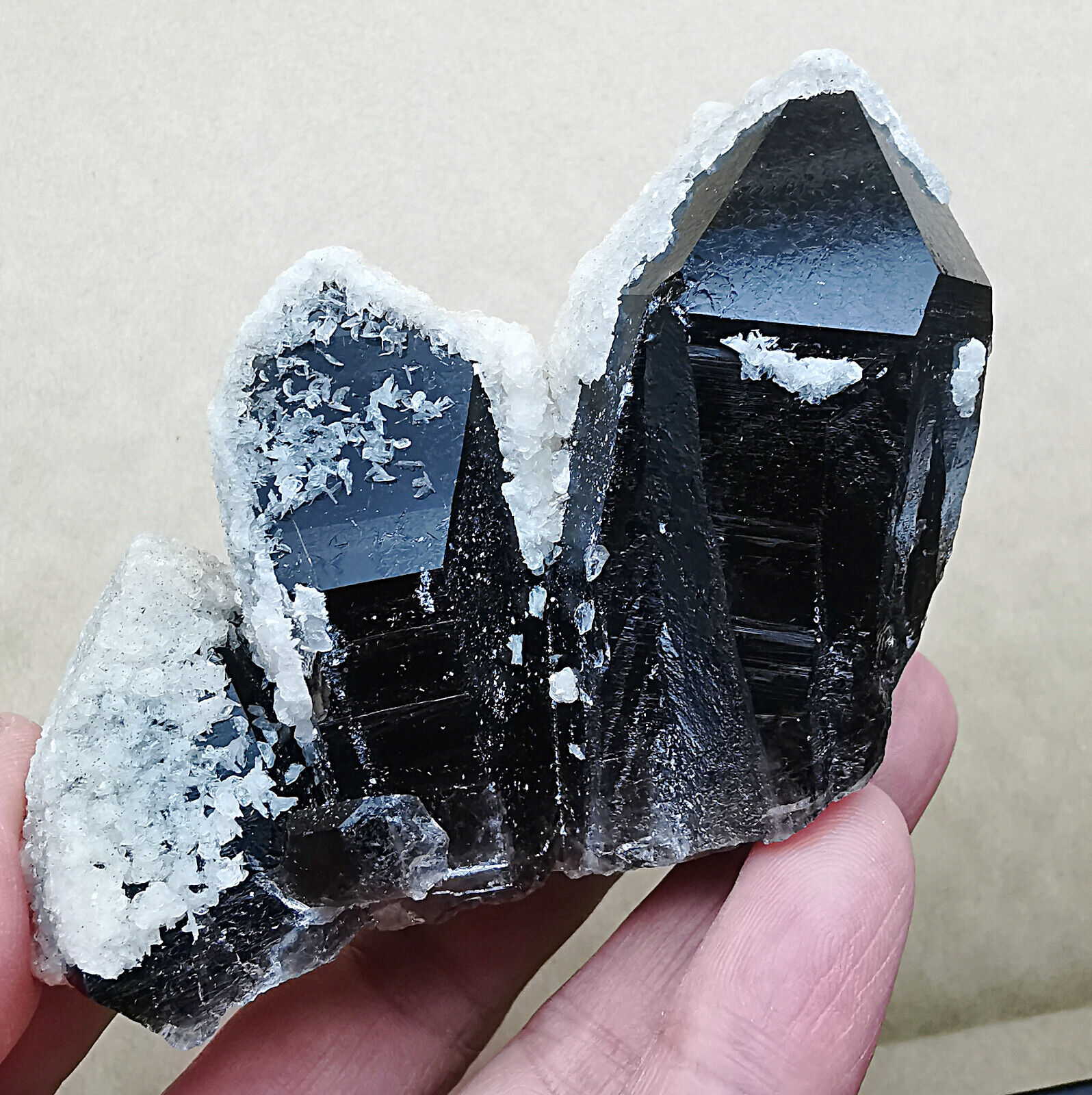 197g Natural Black Quartz Crystal Cluster Mineral Specimen Inner Mongolia