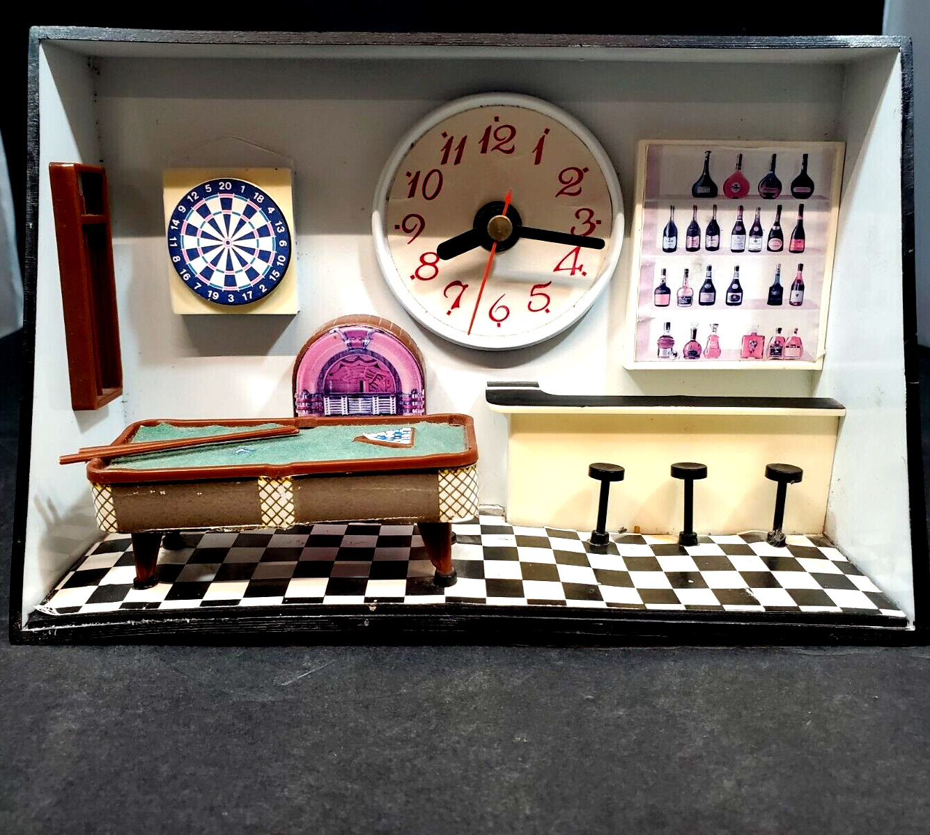 Vintage Chadwick Playroom Clock, Pool Table, Bar, Man Cave Measures 8.5\