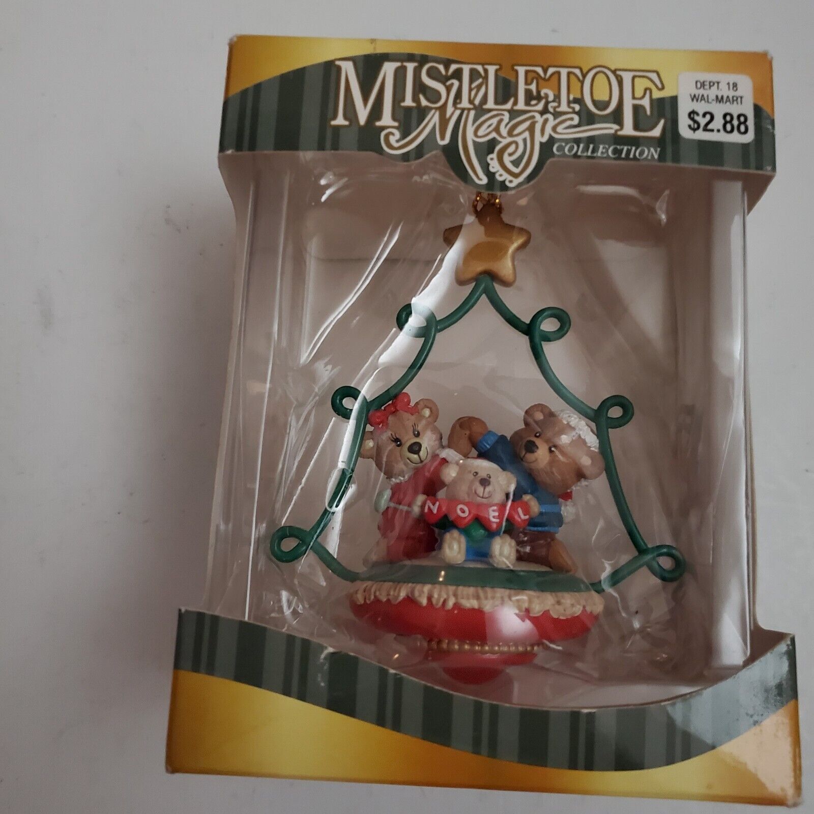 Mistletoe Magic Collection Ornament Bear Family NOEL