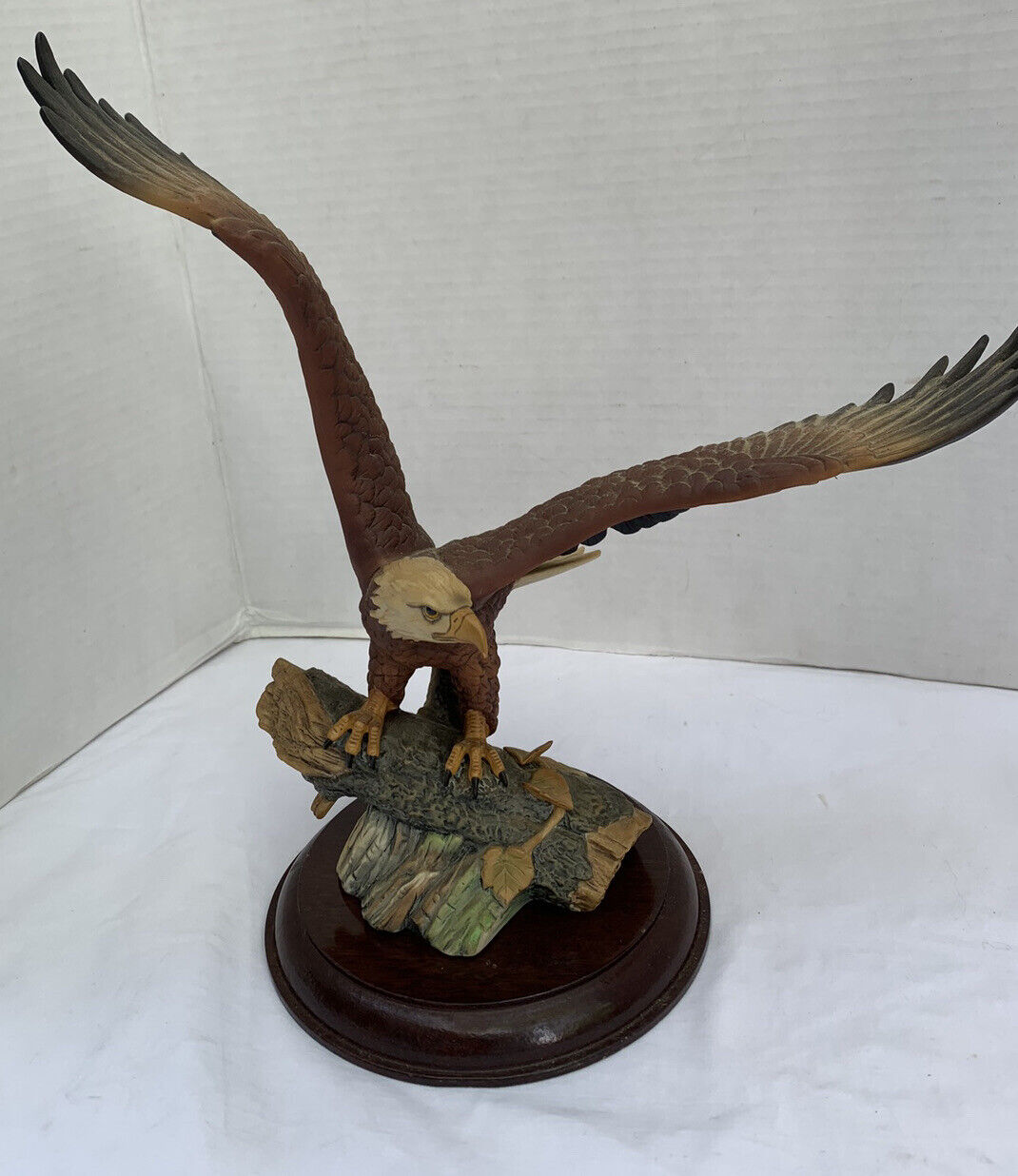 Dr. Robert Schuller\'s Eagles Club Isaiah 40:31 Soaring Eagle Sculpture Platform