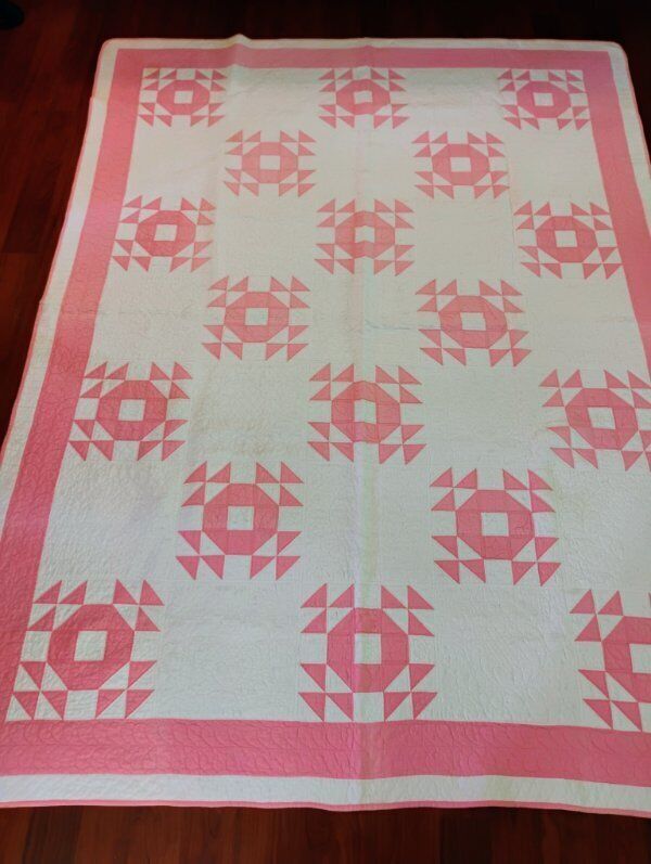 LOVELY VINTAGE PINK AND WHITE QUILT~1930\'s ERA~HAND MADE