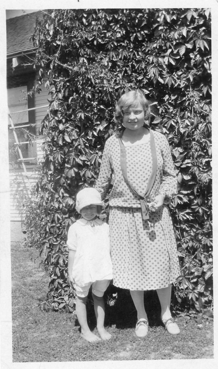 1920s Fashion Young Woman Gatsby Dress Little Girl Found Antique Photo Original