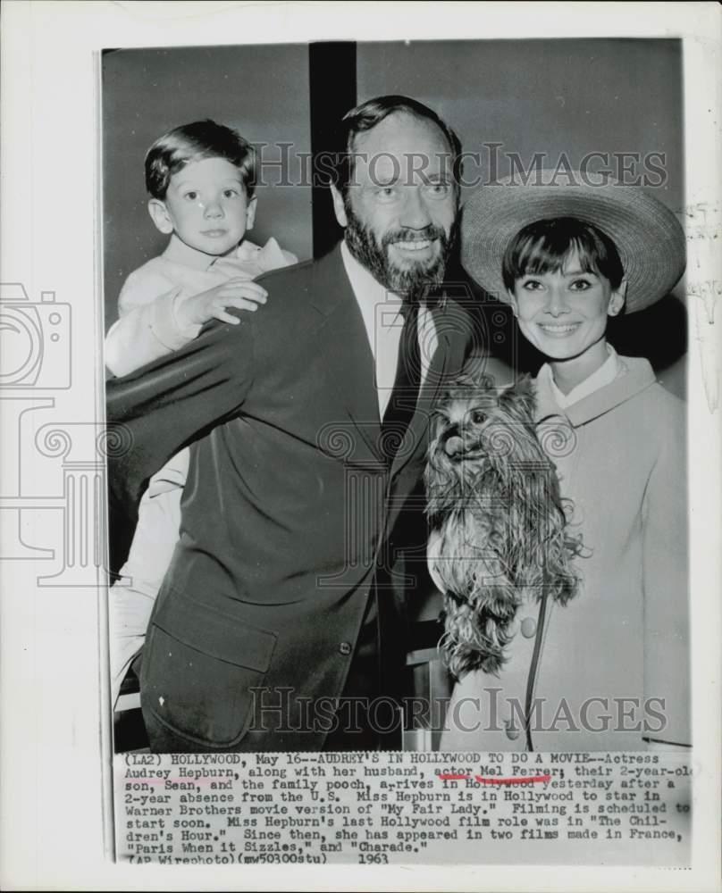 1963 Press Photo Audrey Hepburn, Mel Ferrer and son arrive in Hollywood.