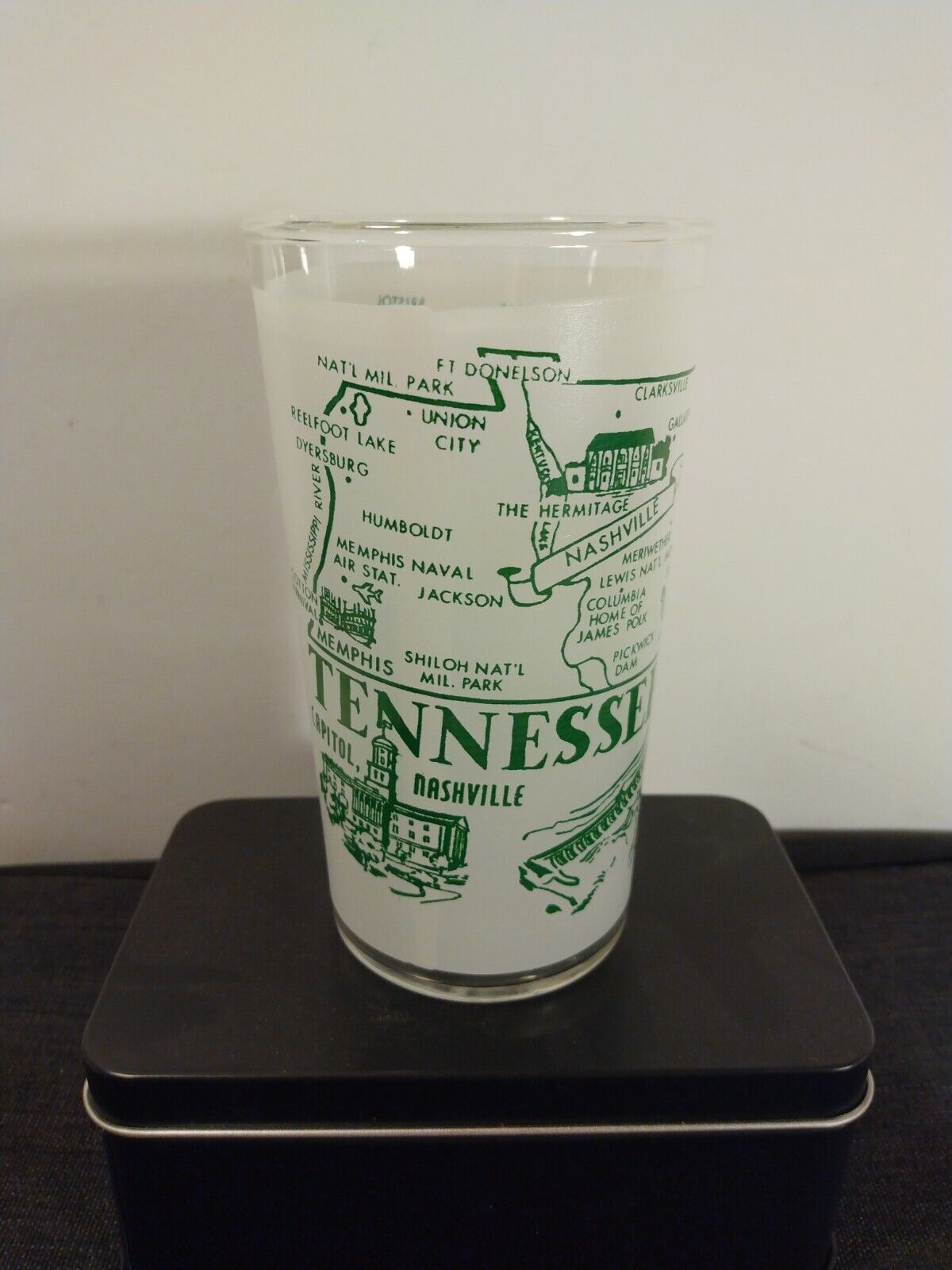 TENNESSEE THEMED VINTAGE FROSTED DRINKING GLASS/ 