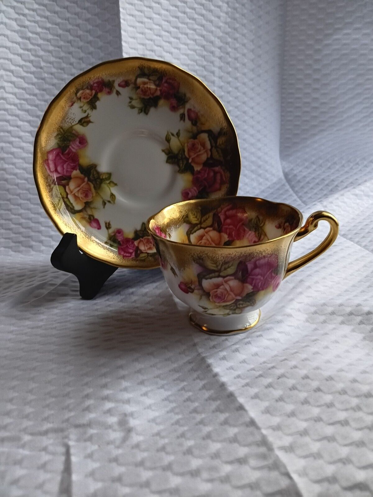 Royal Chelsea Tea Cup & Saucer, English Bone China Gold Rose Pattern 3989A