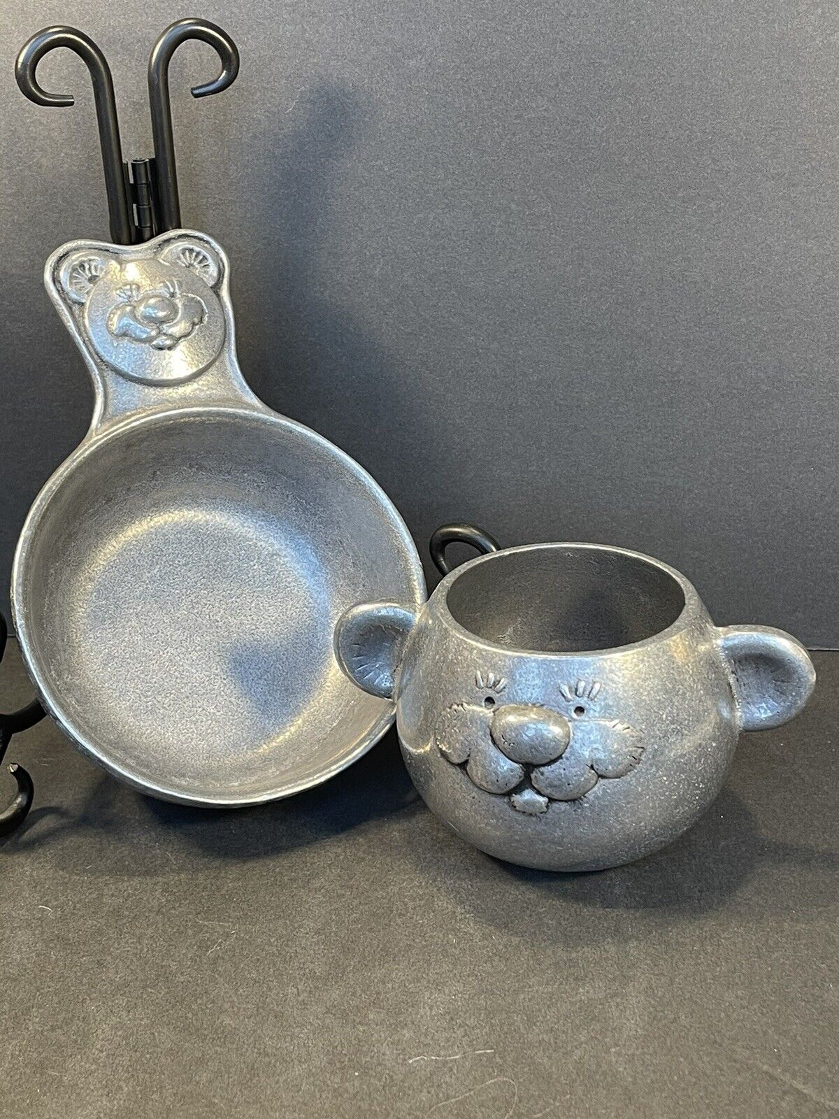 VINTAGE WILTON Pewter COLUMBIA PA BEAR FACE CHILD\'S MUG CUP & Dish With Handle