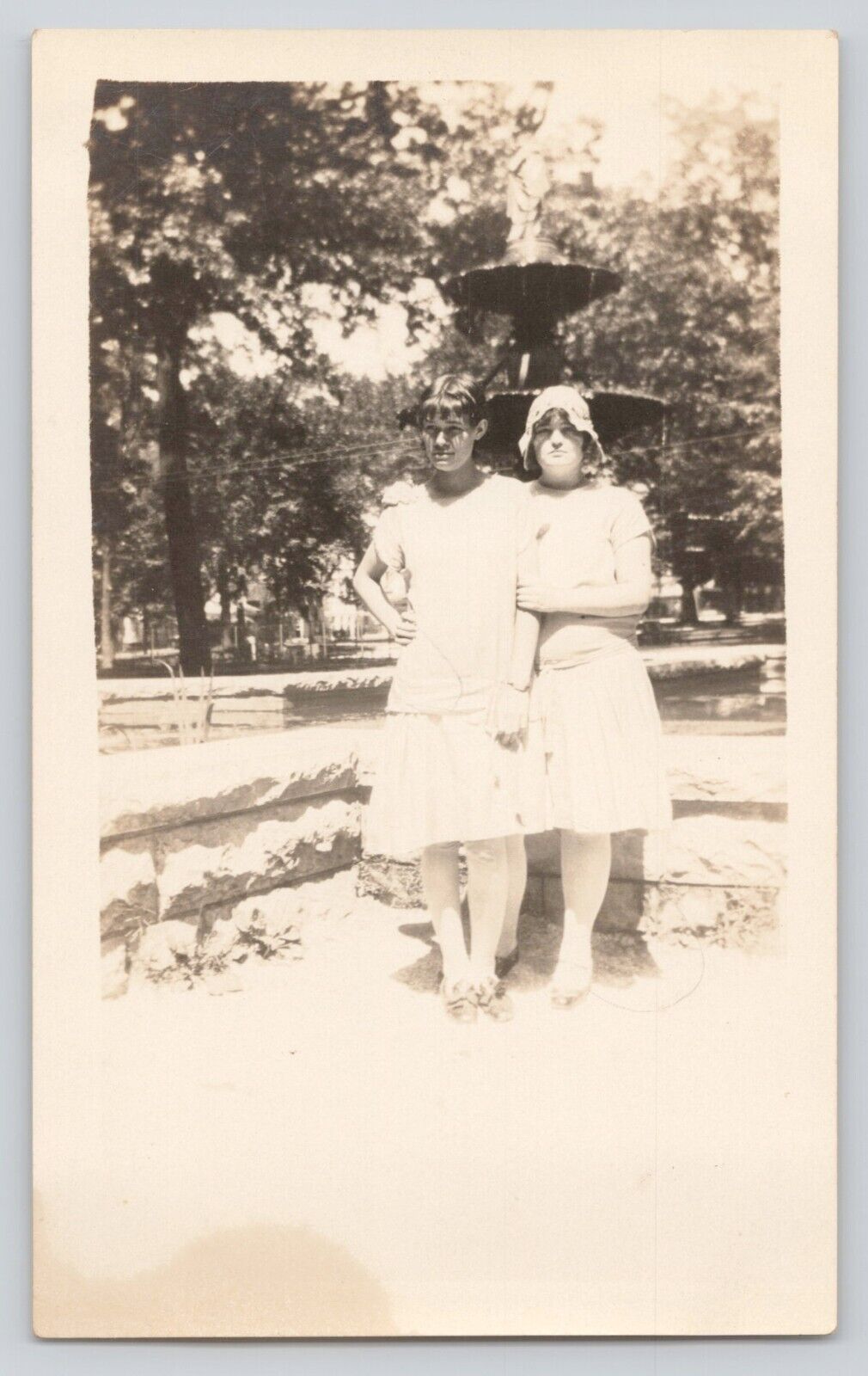Vintage Photo c1930s Ladies In Dresses Posing Next To Fountain Original