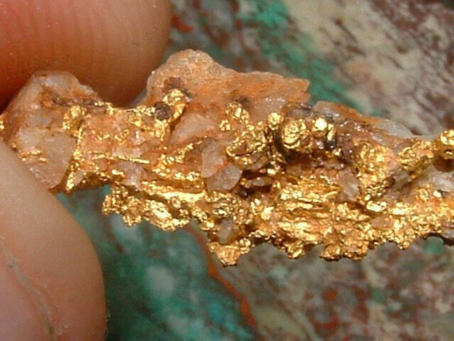 CLASSIC CALIFORNIA GOLD QUARTZ 2.7 GRAM GOLD IN QUARTZ