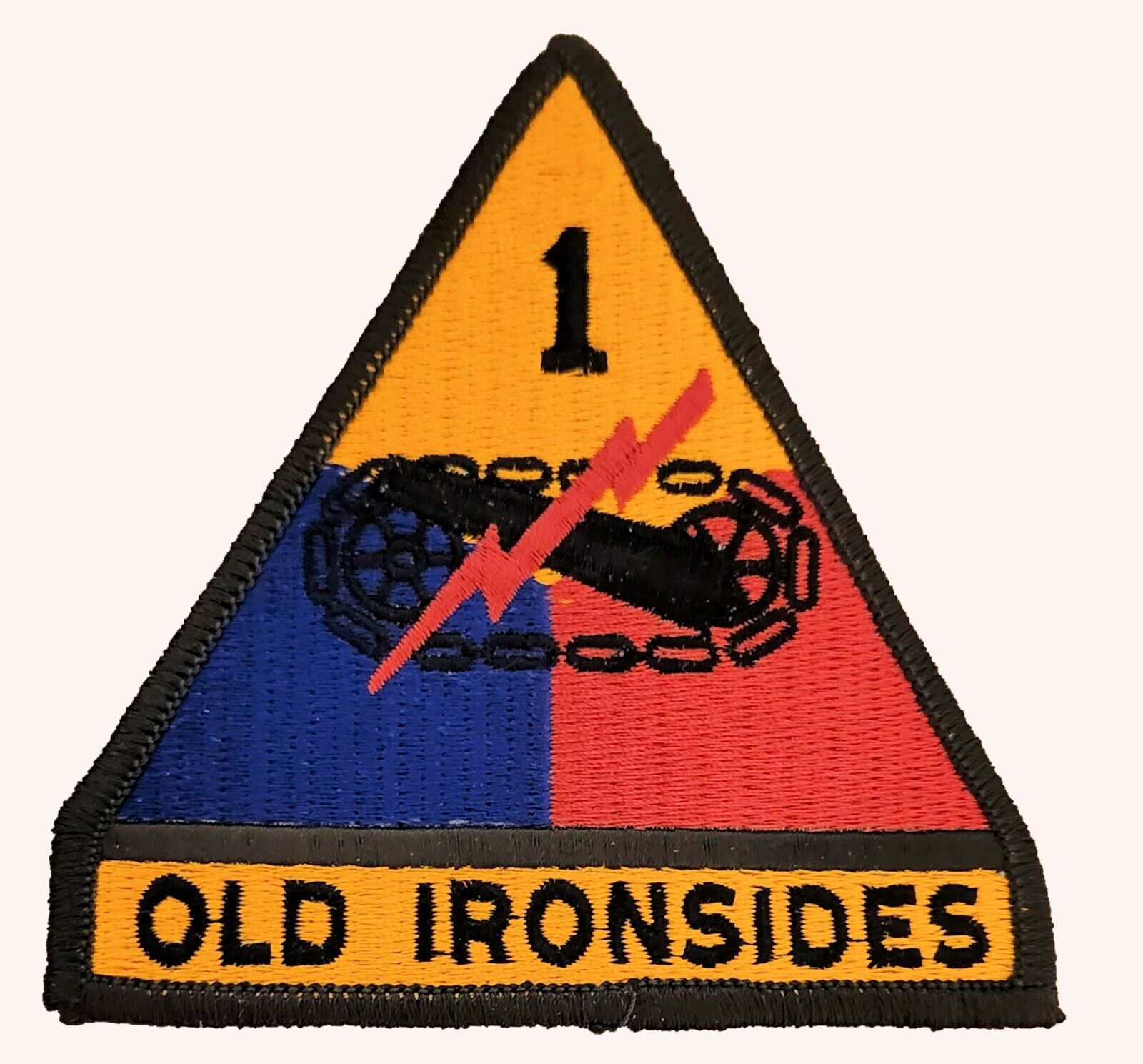 US ARMY 1ST ARMORED DIVISION OLD IRONSIDES USGI US GOVERNMENT ISSUE PATCH