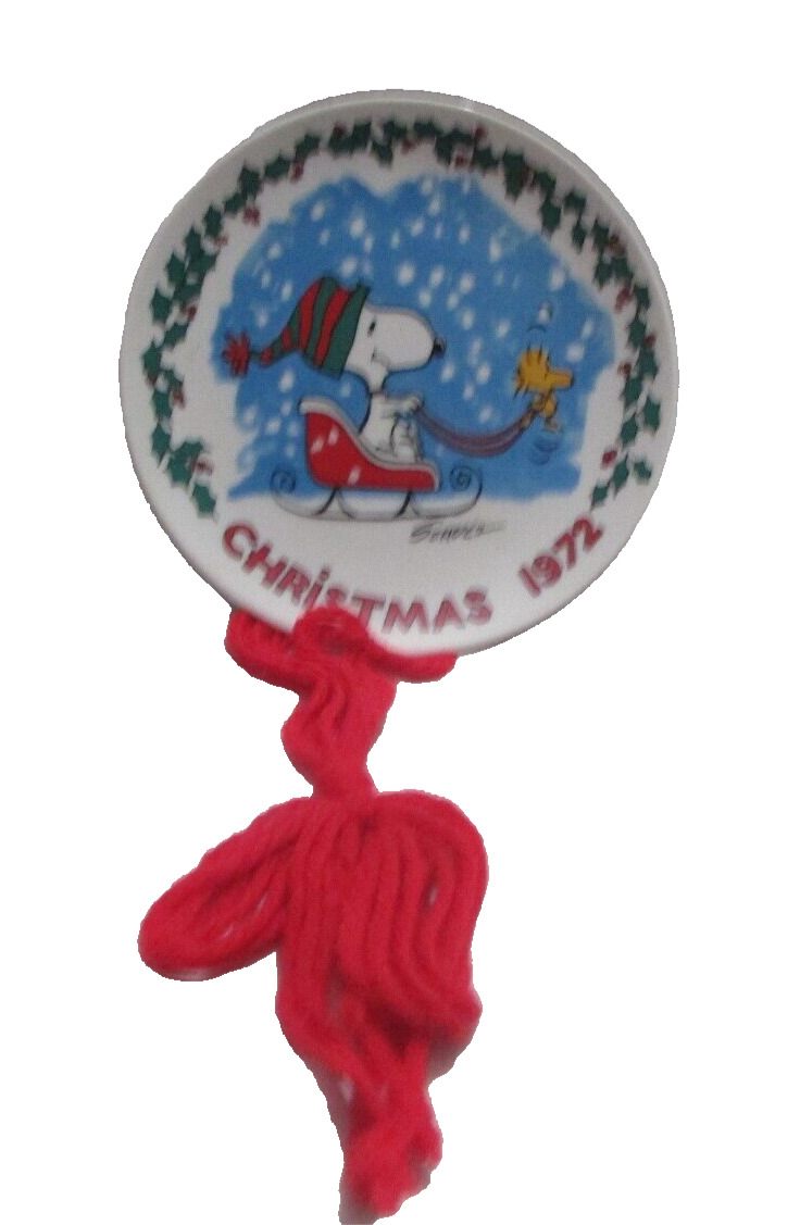 Peanuts Plate Family Collectors Series Christmas 1972