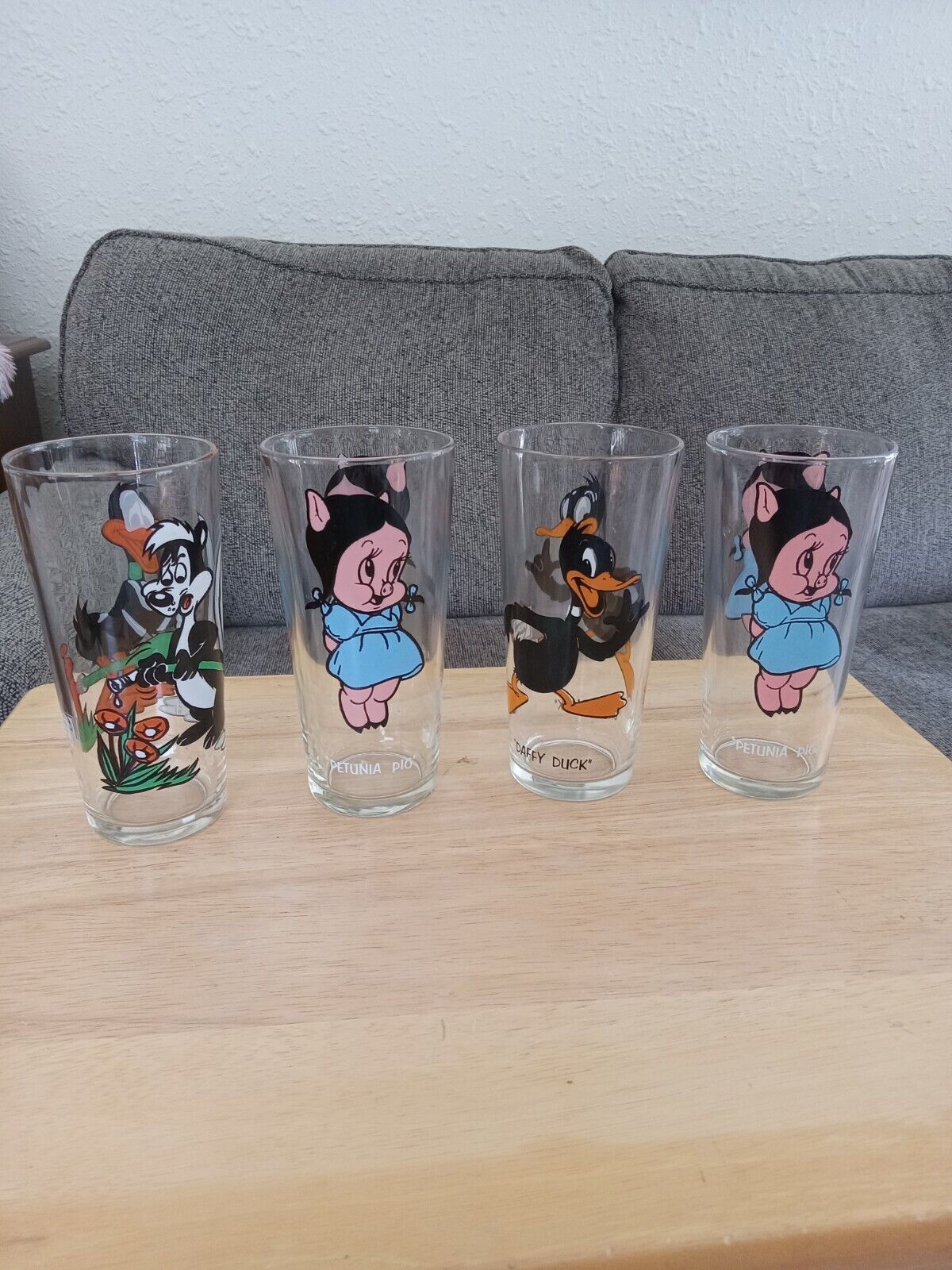 1970's Looney Tunes Pepsi Warner Brothers collector glasses Lot of 4