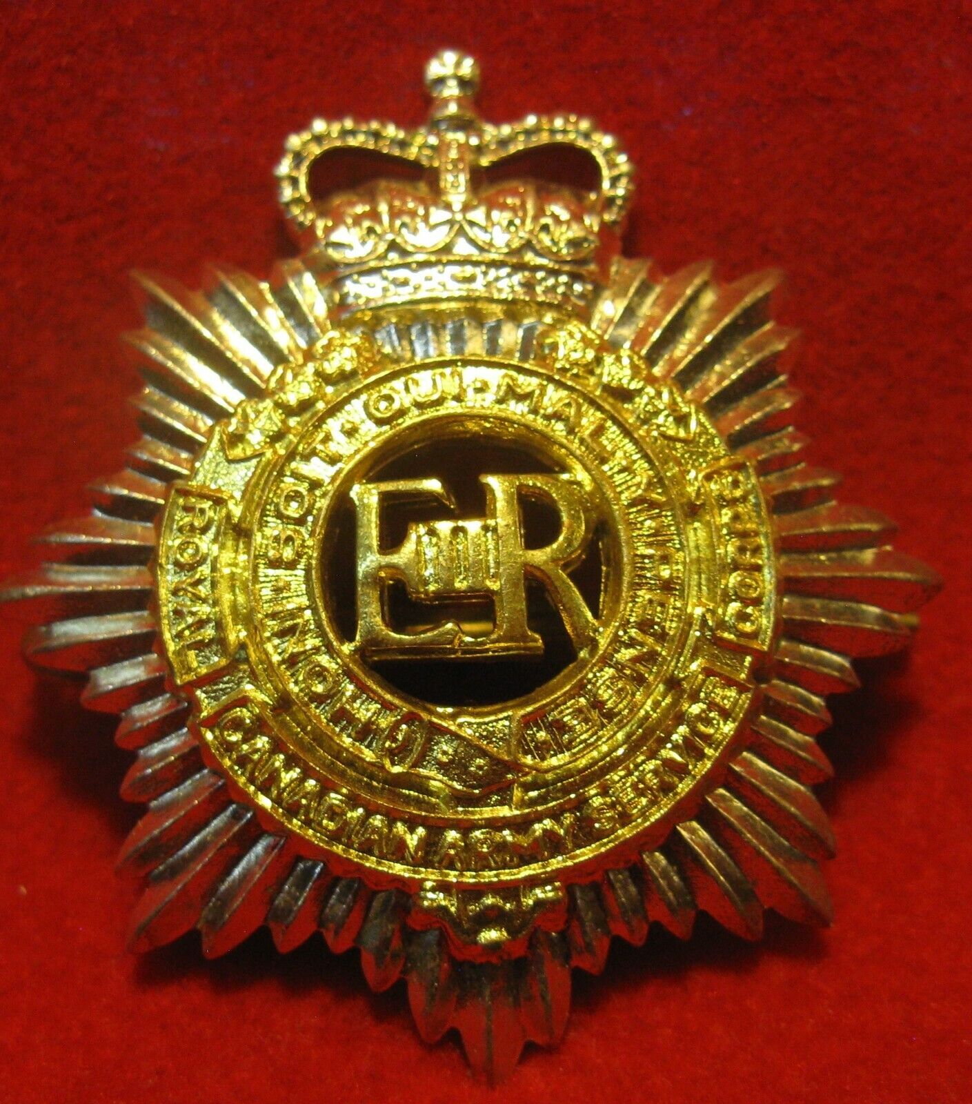 Canada: QC Era Service Corps Cap Badge (RCASC)