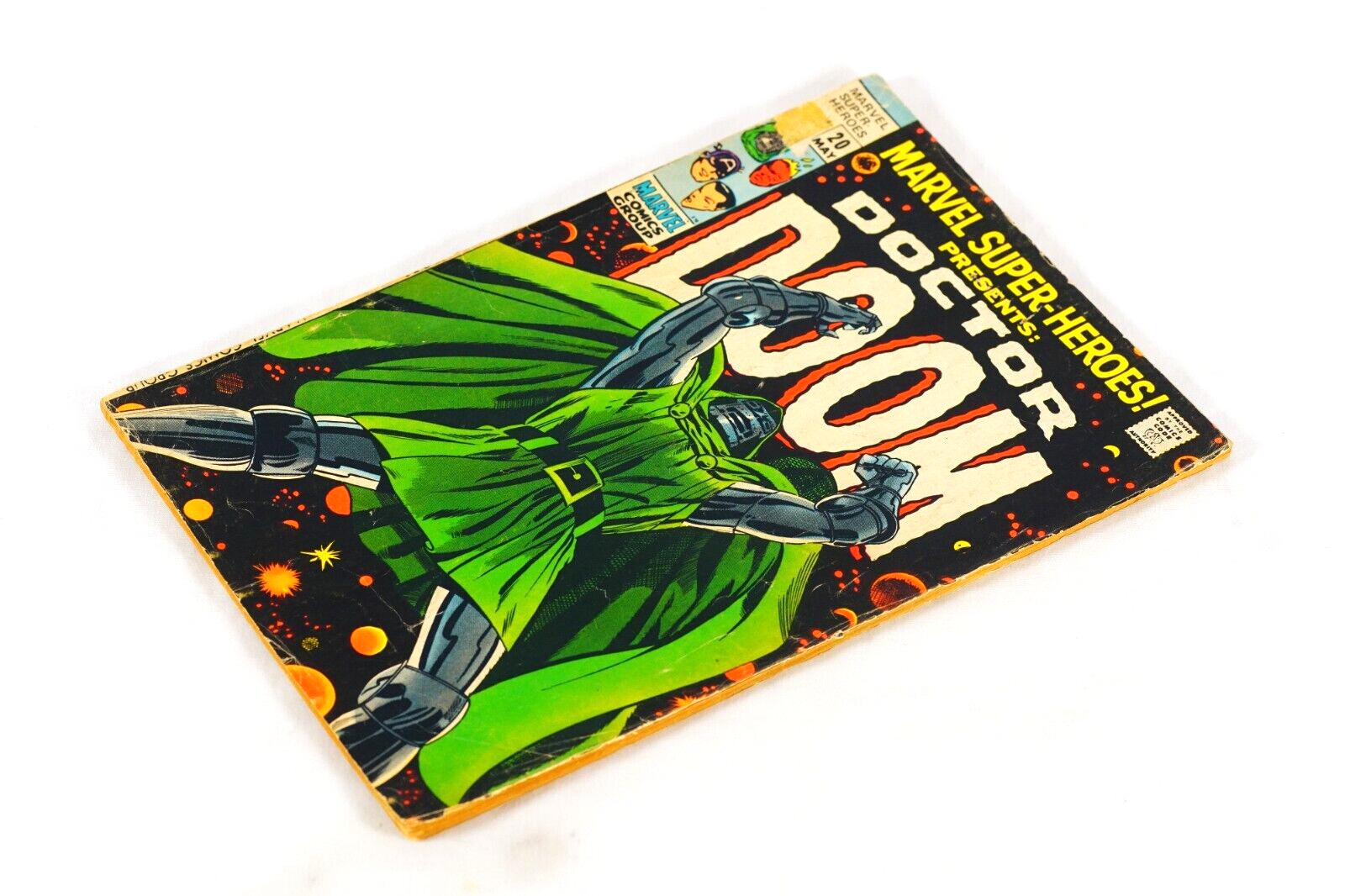 Marvel Super Hereos Presents DOCTOR DOOM 1st Appearance May #20 Comic Book