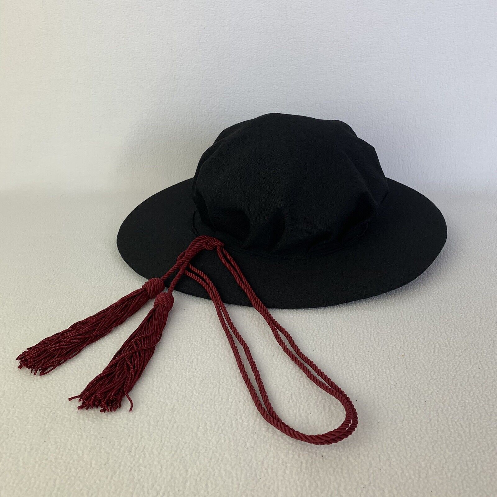Harcourts Canada Beefeater Hat Small 1992 Marie Fleming Graduation Academia 14”