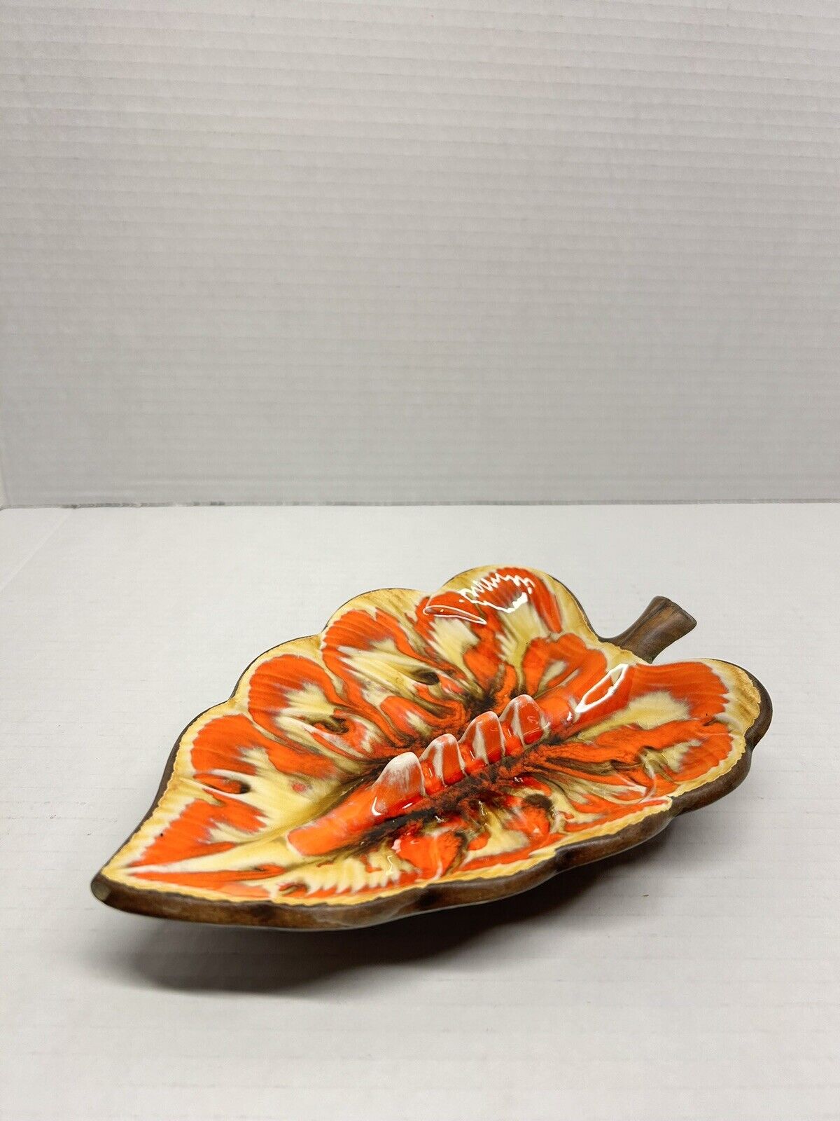Vintage 1963 Treasure Craft No.29 U.S.A. Leaf Ashtray Orange/Red EUC