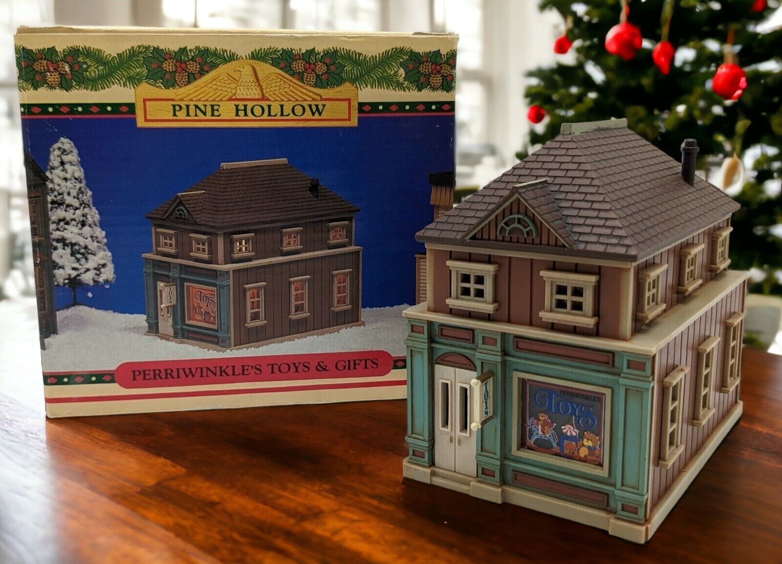 Perriwinkle\'s Toys & Gifts 1987 Enesco Pine Hollow Christmas Village Building