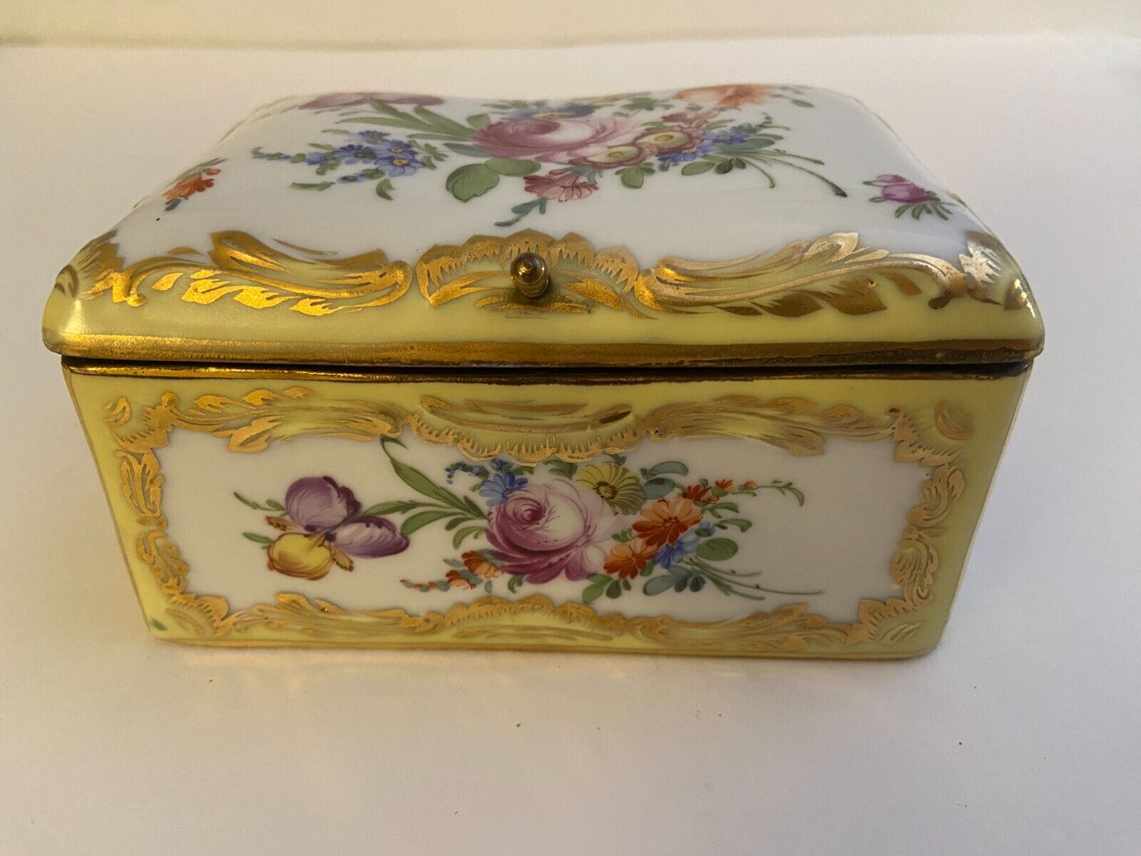 Antique Royal Vienna Beehive Mark Porcelain Hinge Trinket Casket Box Circa 1850s