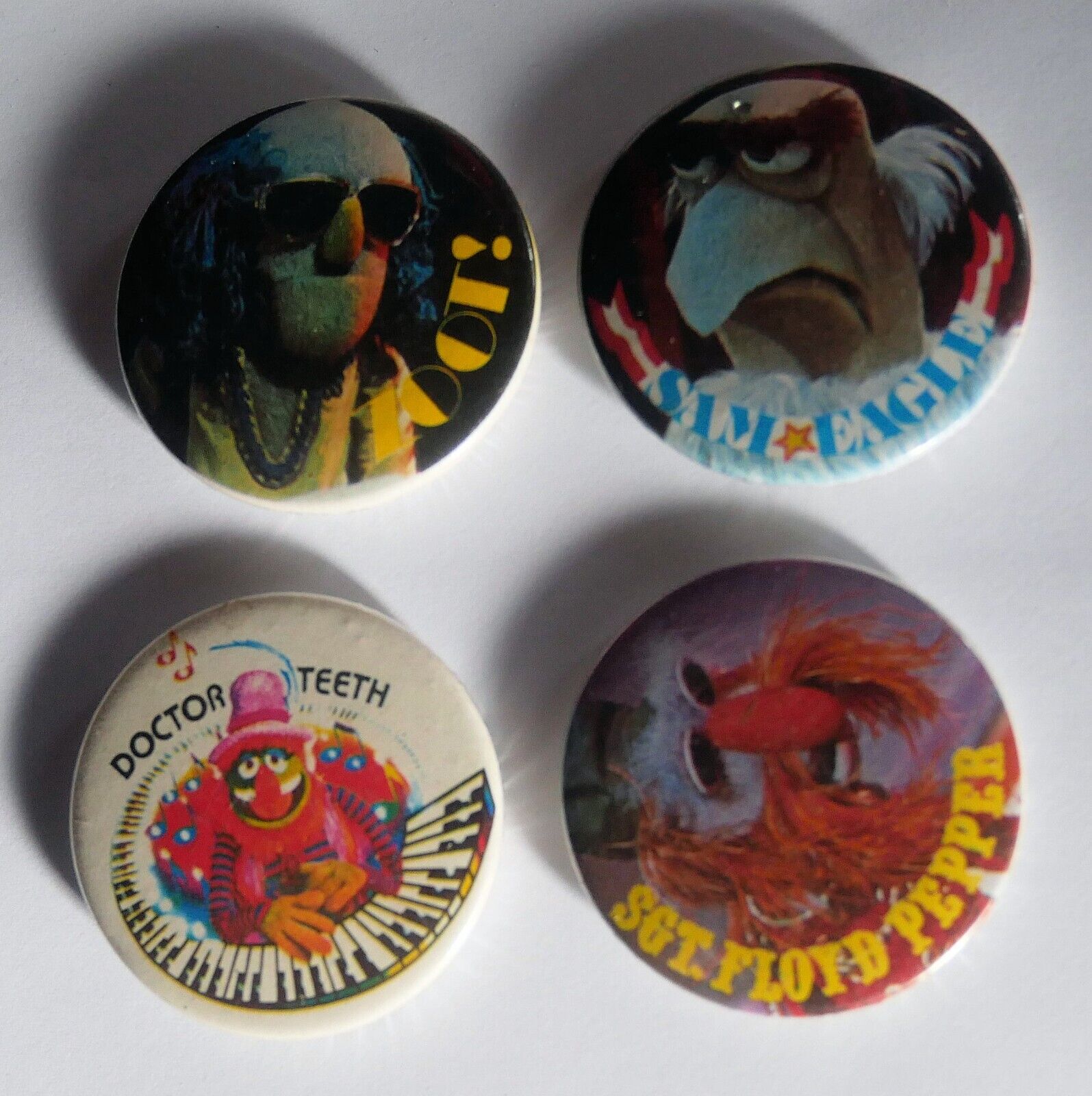 THE MUPPETS 1970\'s ORIGINAL PIN BADGES x4 DIFFERENT - WILL POST IN JIFFY BAG