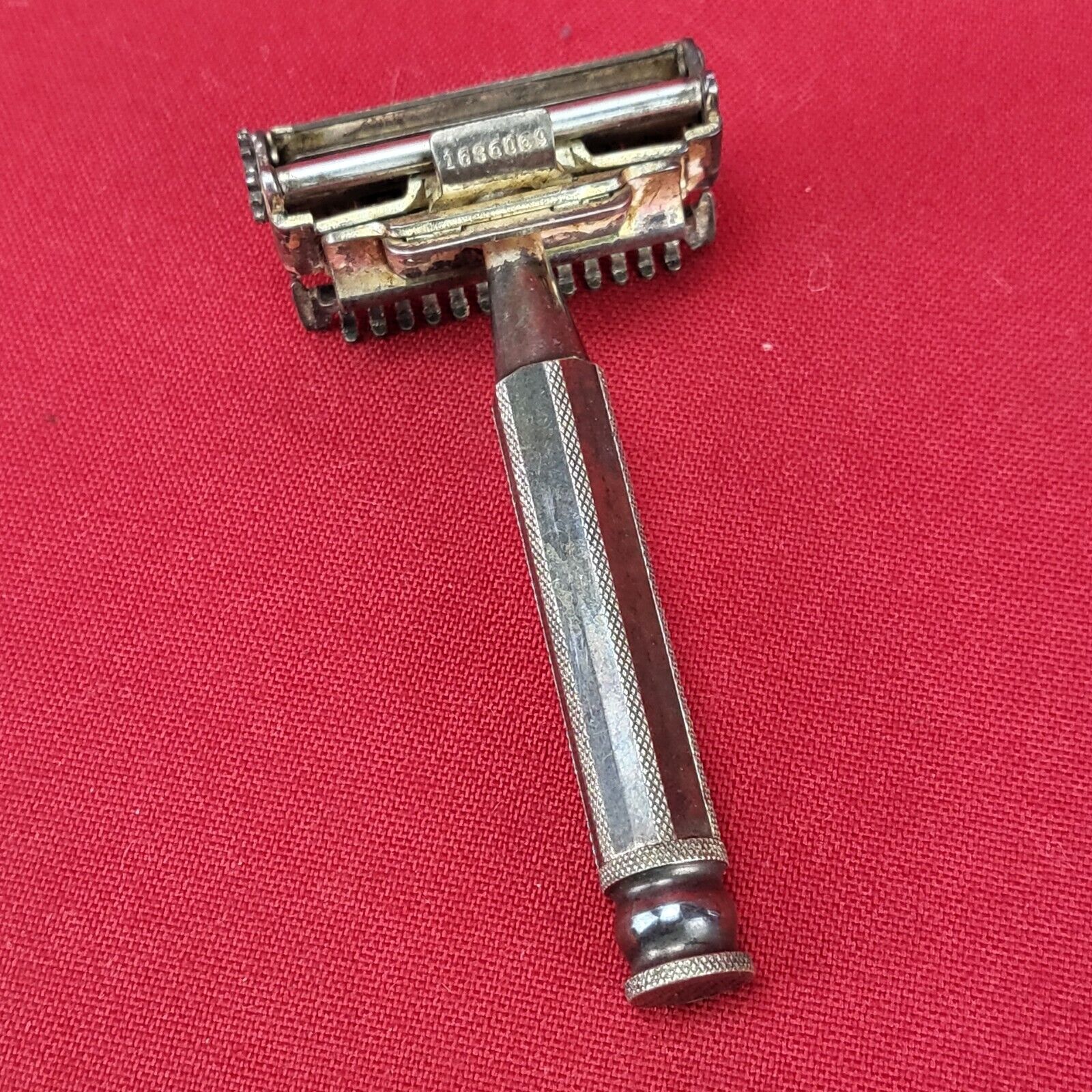 Vintage VALET AutoStrop VB2 DeLuxe SILVER Plated Single Edge Safety Razor