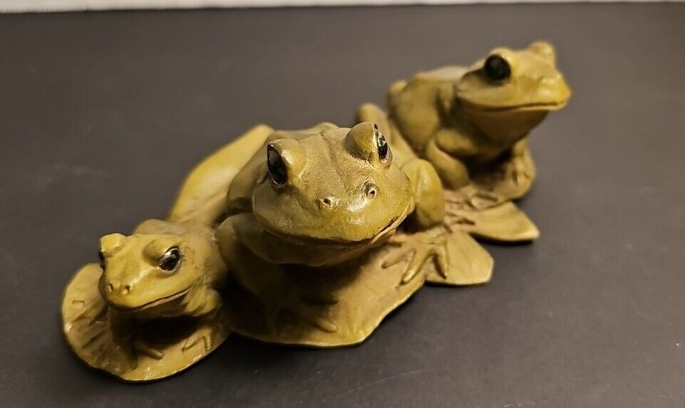 VINTAGE 1990 SIGNED CASTAGNA ITALY THREE FROGS