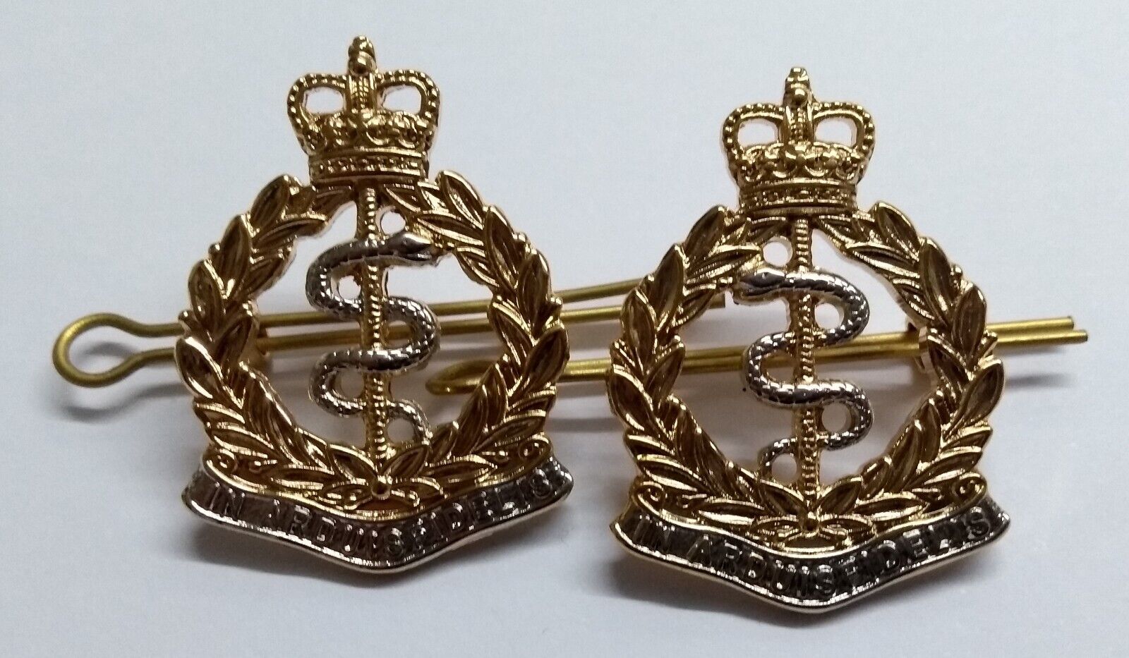RAMC Collar Dogs British Army Style R.A.M.C Insignia Metal Badges & Split Pins