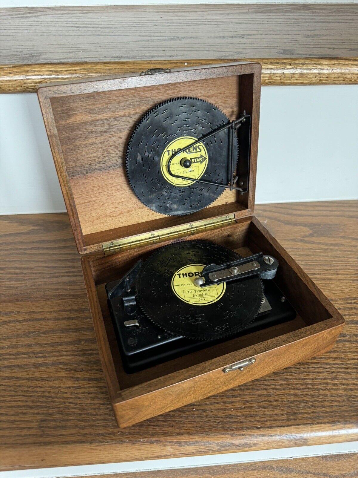 Antique Thorens Disc Music Box Switzerland -WORKS Rare,  Swiss,  with 5 discs