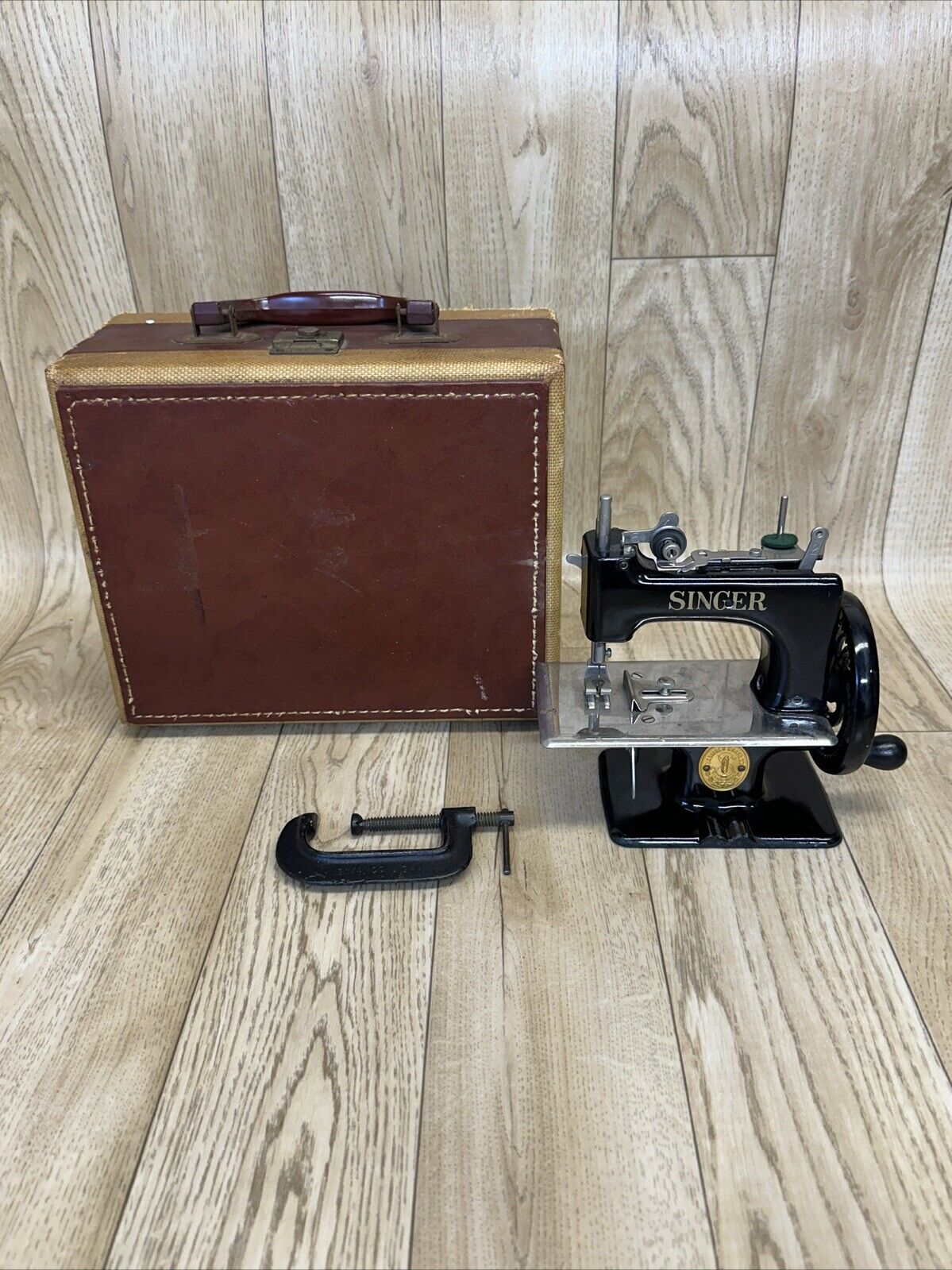 Vintage 1950's Black Singer Sewhandy Sewing Machine No. 20 W/ Case & Clamp