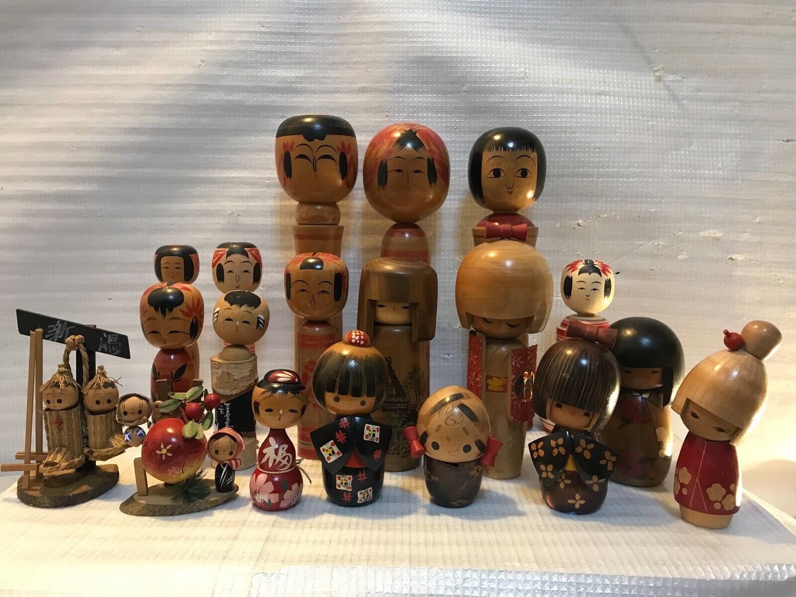 Japanese Antique Wooden Kokeshi Dolls Lot Of 19 C