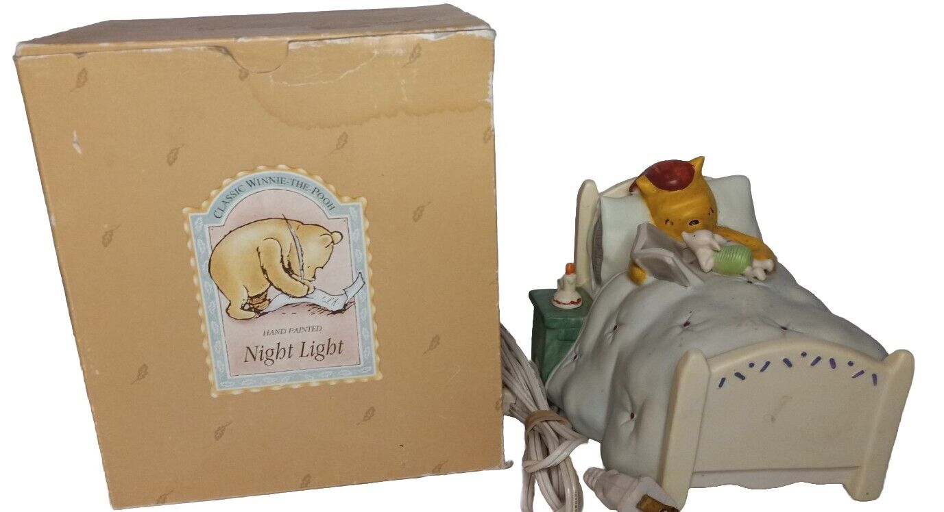Vintage Charpente Classic Winnie The Pooh & Piglet Night Light Bed