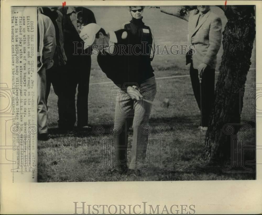 1972 Press Photo Golfer Gene Littler shoots out of the rough in San Diego match