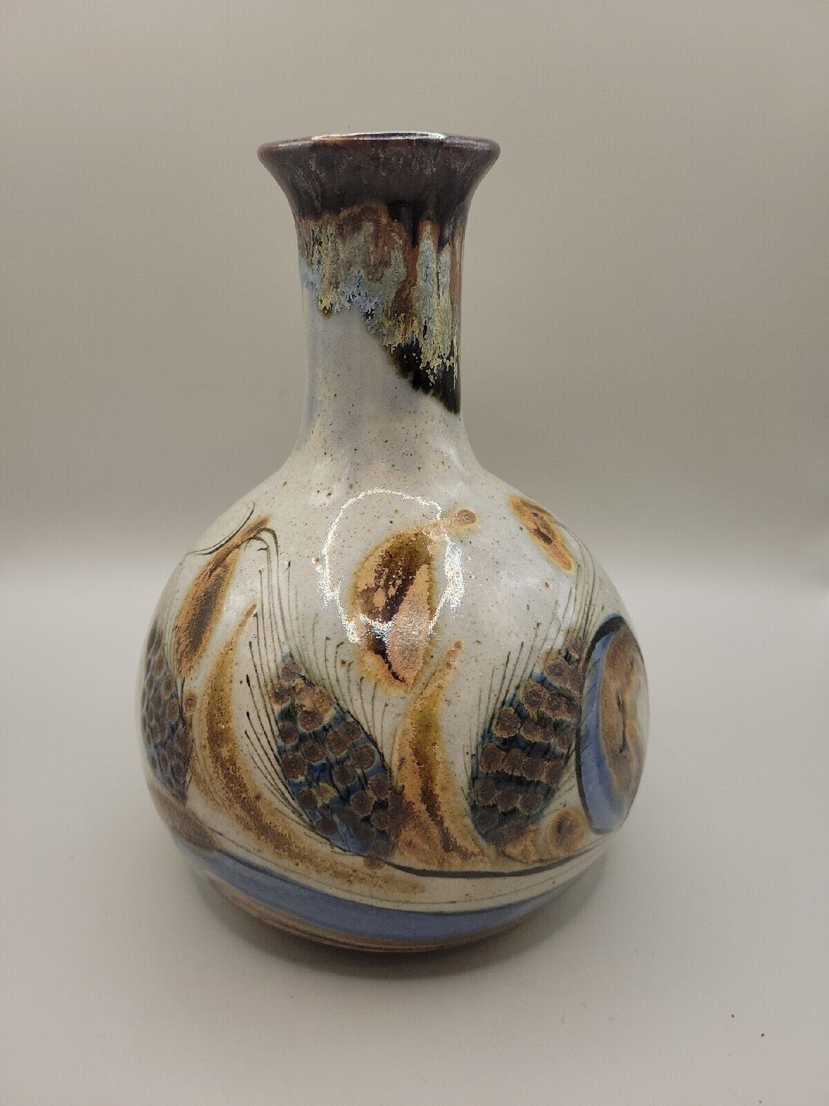 Gorgeous Signed Mexican Art Vase with Pinecone Feather Motif Blue Brown 7\