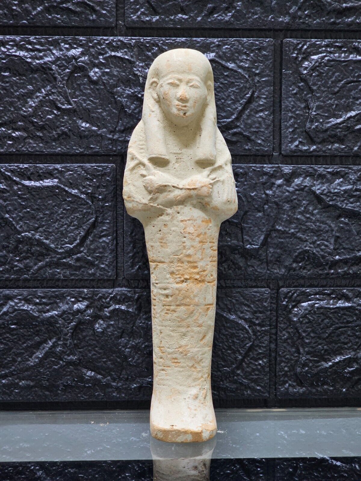 Statue of the servant of ancient Egyptian antiquities, Ushabti, valuable pieces