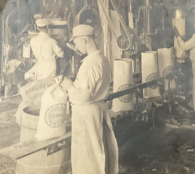 Minneapolis MN Weighing Sacking Flour Machines Apron c1920s Keystone V26019 SA4
