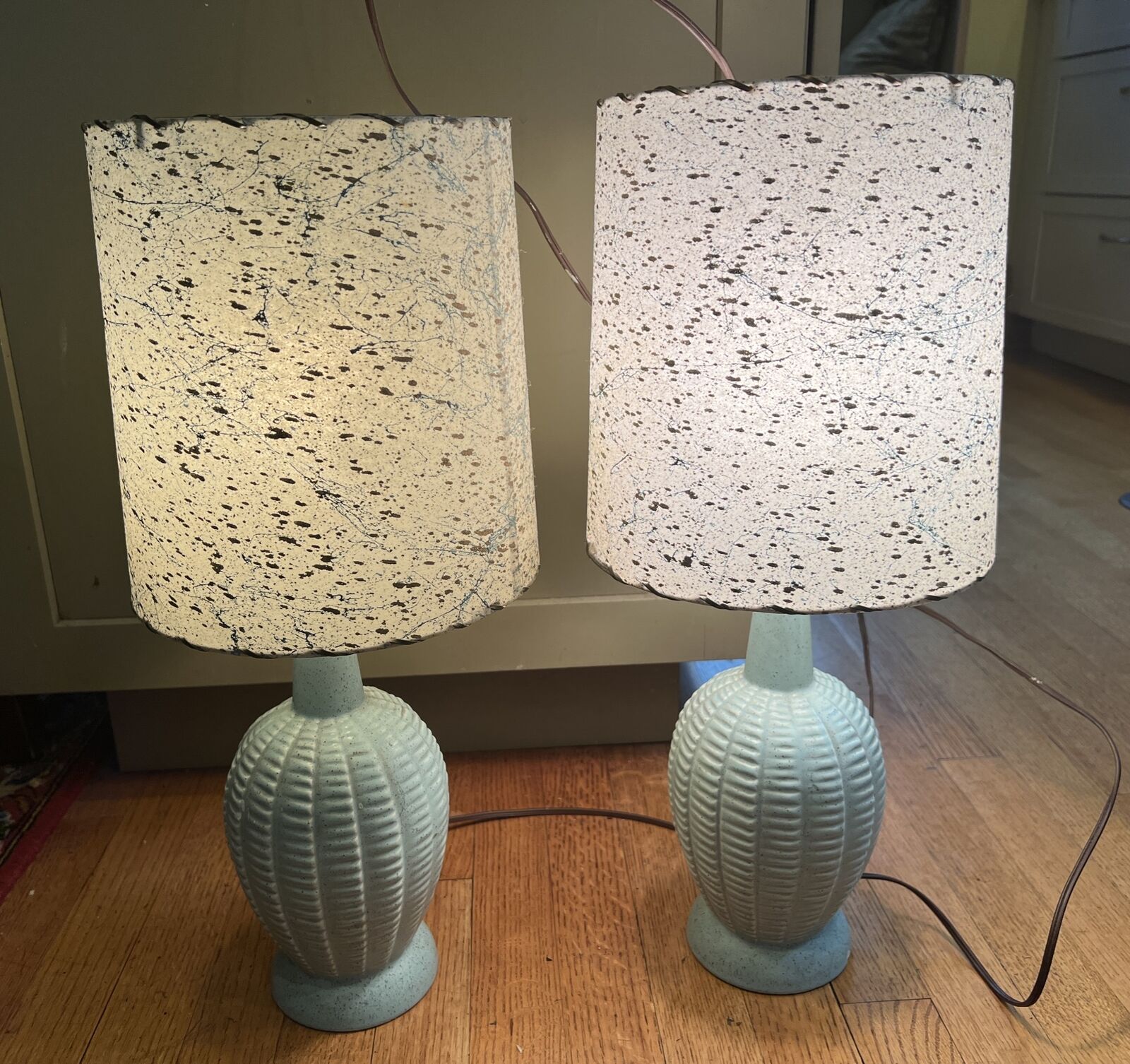 Vintage Mid Century Pair of Table Lamps Fiberglass Shades Teal Green 20.5\