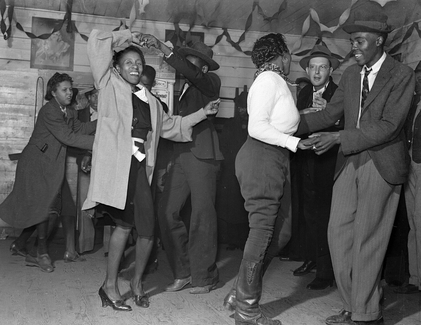 1939 African Americans Doing Jitterbug Dance MS Vintage Old Photo 8.5\